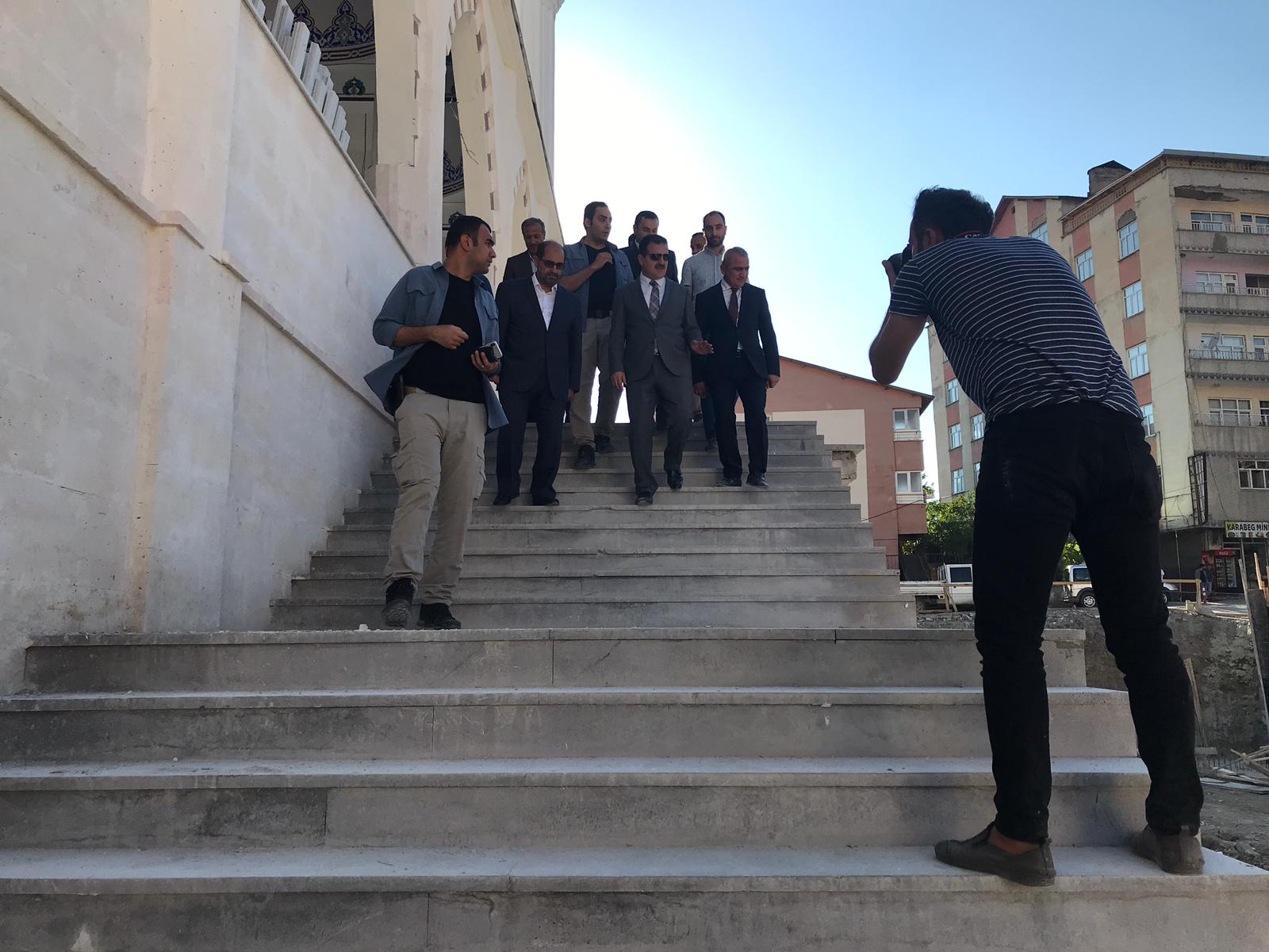 Hakkari İli Merkez İlçesinde yapımı devam eden Ulu Camii İnşaatı İncelemeleri