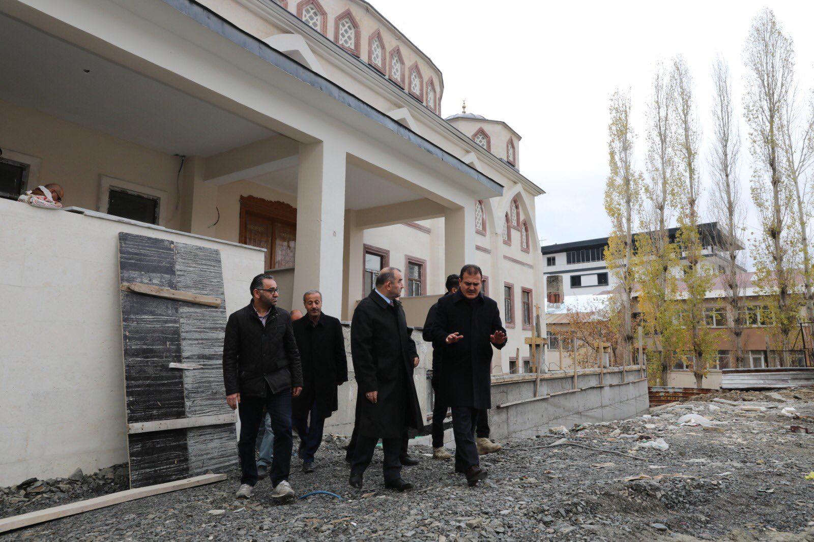 Hakkari İli Merkez İlçesinde yapımı devam eden Ulu Camii İnşaatı İncelemeleri