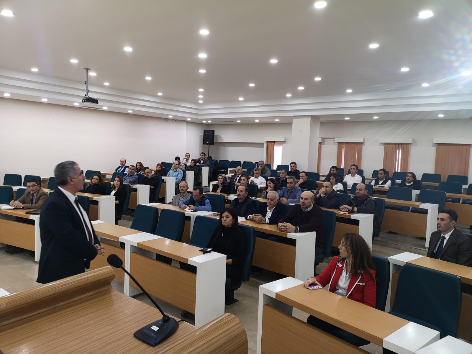 İç Denetim Birimi Başkanlığınca Giresun Çevre ve Şehircilik İl Müdürlüğünde “bürokrasinin azaltılması, iç kontrol ve etik yönetim” konulu toplantı ve seminer düzenlenmiştir.