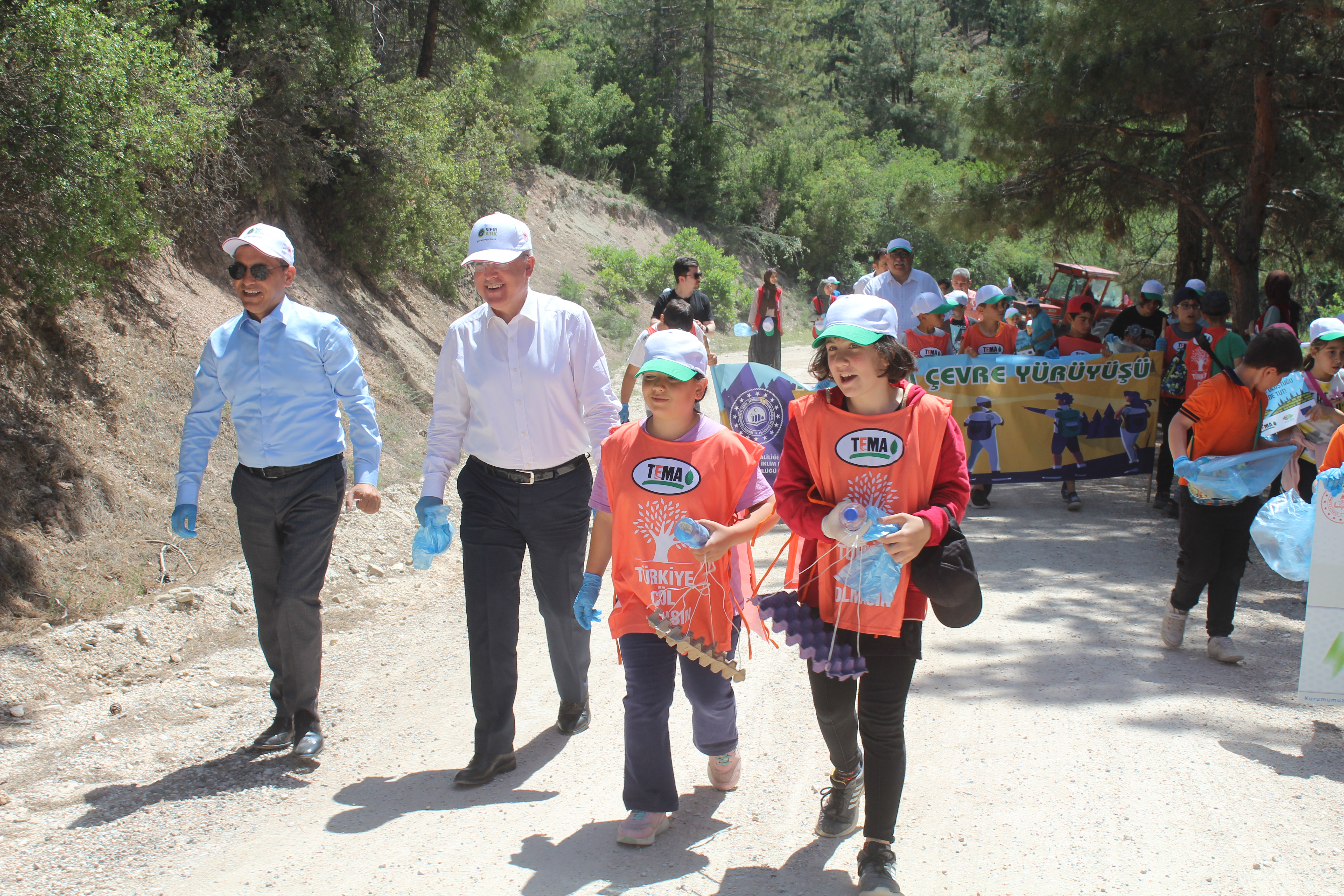 1-7 HAZİRAN ÇEVRE HAFTASI KAPSAMINDA İLK ADIM ÇEVRE YÜRÜYÜŞÜ YAPILDI