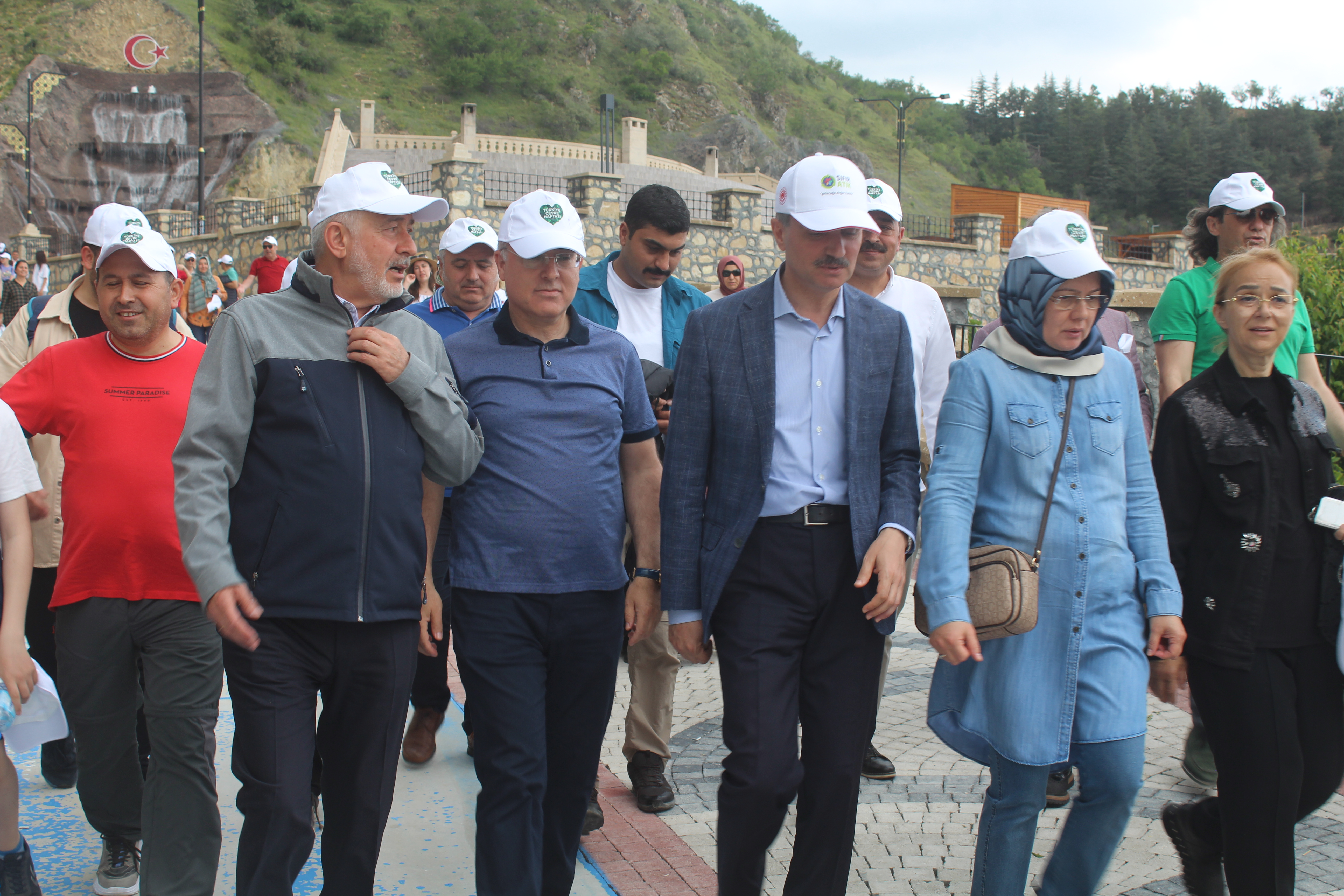 1-7 HAZİRAN ÇEVRE HAFTASI KUTLAMALARI KAPSAMINDA SAYIN VALİMİZ AYDIN BARUŞ'UN KATILIMIYLA ÇEVRE YÜRÜYÜŞÜ YAPILDI