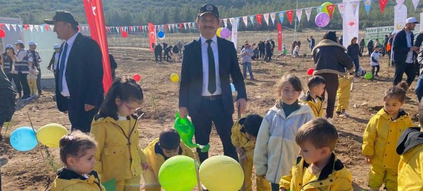 11 Kasım Milli Ağaçlandırma Günü – 69.250 Fidan Toprakla Buluştu