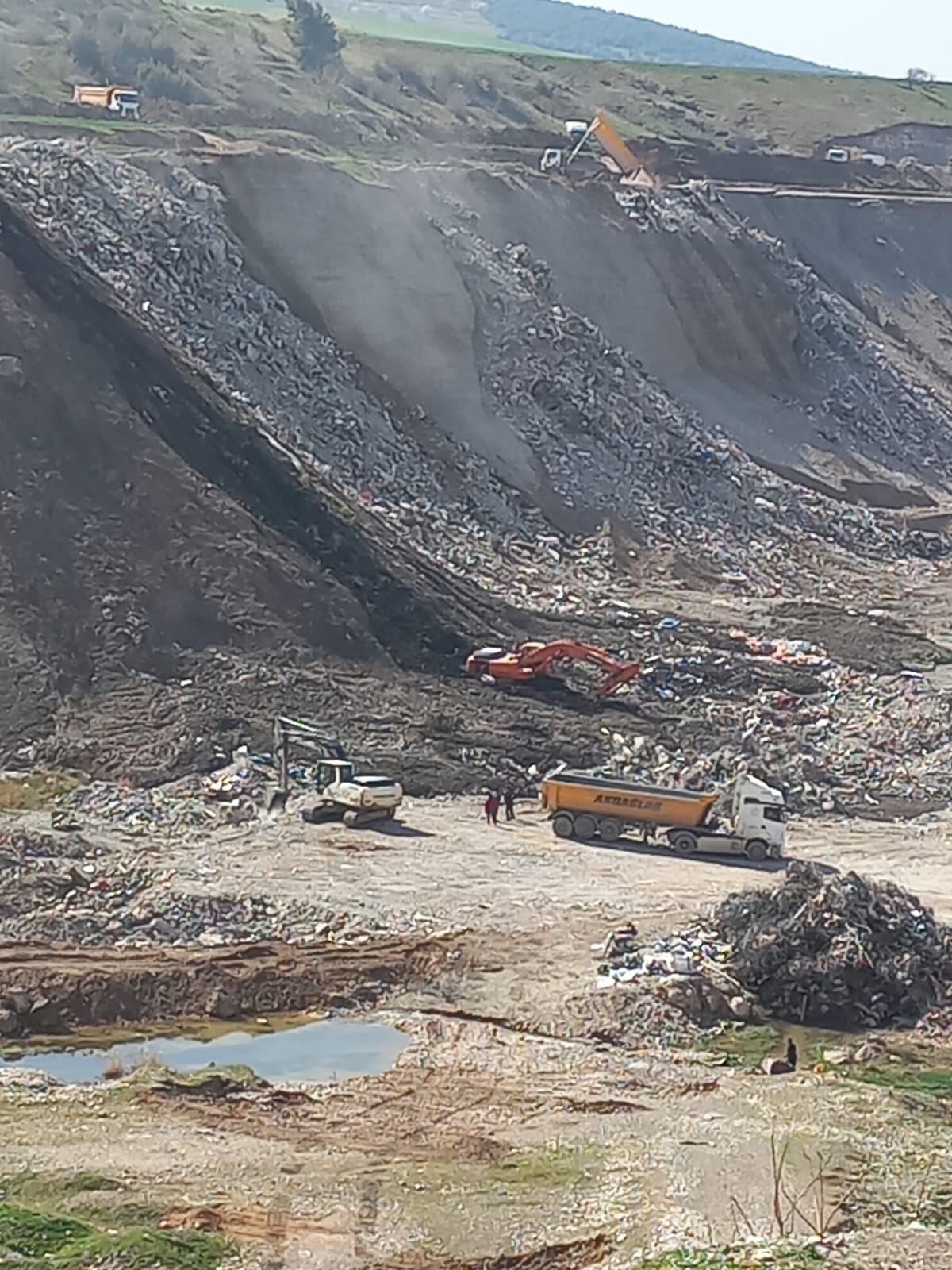 Deprem Bölgesi Hasar Tespit ve Enkaz Kaldırma  Çalışmaları