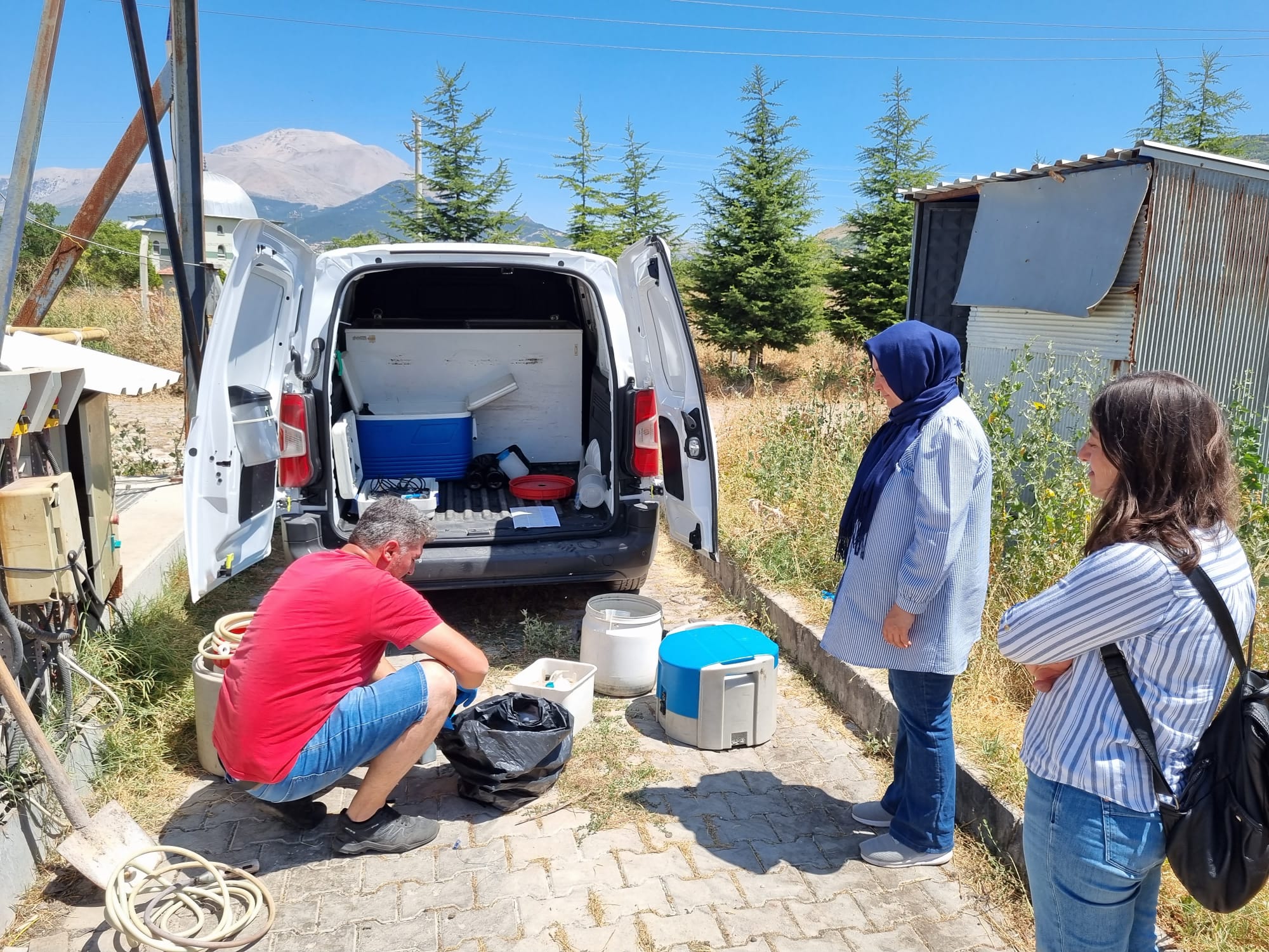 Deri Organize Sanayi Bölgesi Atiksu Arıtma Tesisinden  Numune Alma Tebliğine Göre Müdürlüğümüz Teknik Personeli Gözetiminde Akredite Laboratuvar Tarafından  Kompozit Numune Alımı Gerçekleştirildi