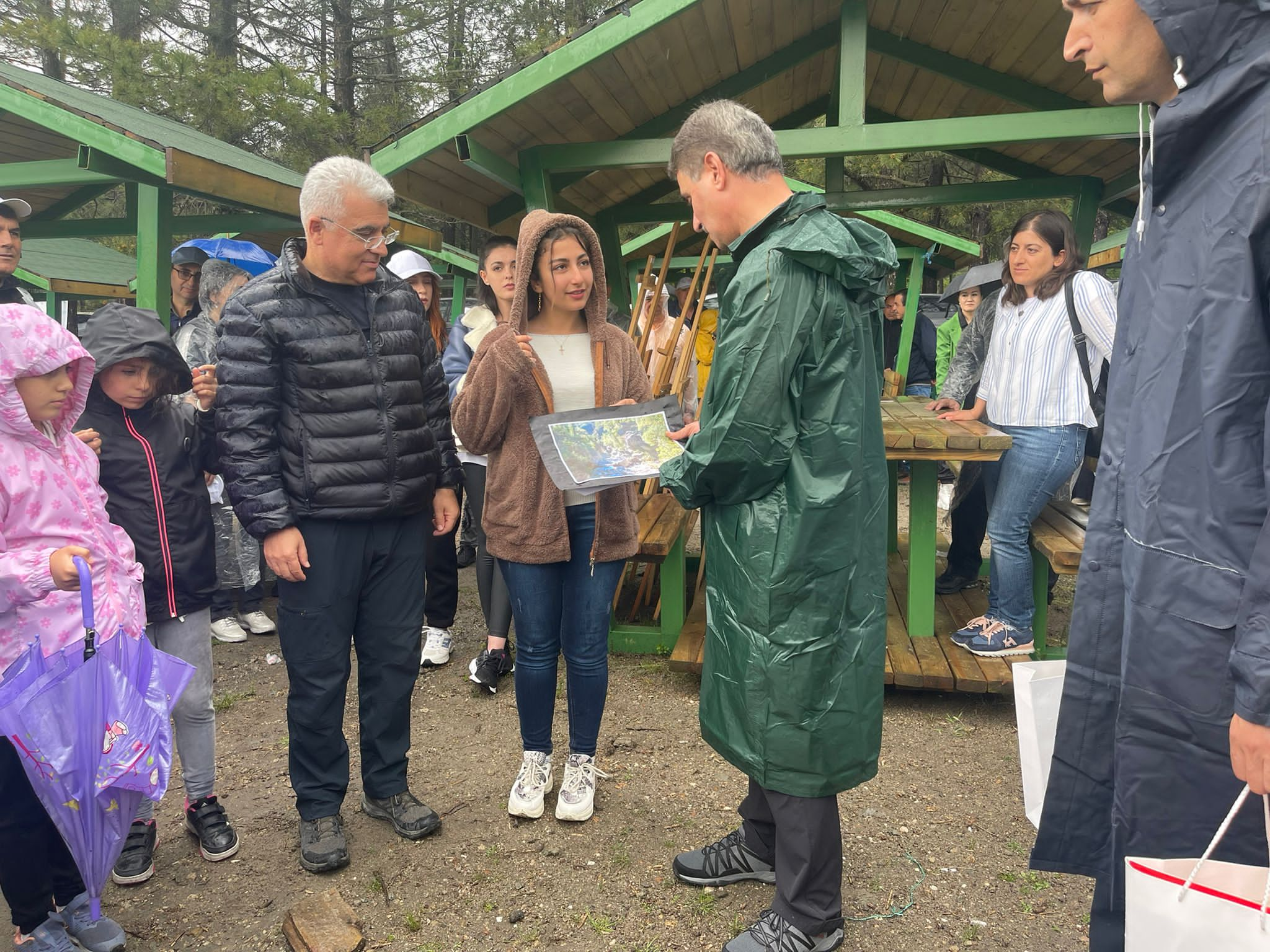 GÖLCÜK TABİAT PARKINDA ÇEVRE TEMİZLİĞİ VE DOĞA YÜRÜYÜŞÜ