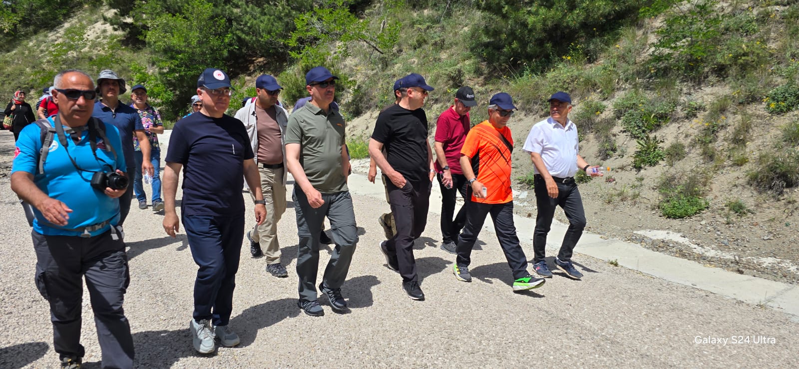 Gölcük Tabiat Parkı'nda Doğa Yürüyüşü ve Orman Temizliği