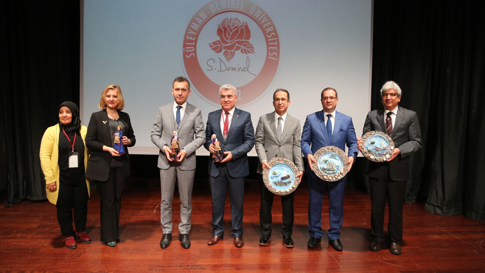 Sıfır Atık Zirvesi Süleyman Demirel Üniversitesi Ev Sahipliğinde Gerçekleştirildi.