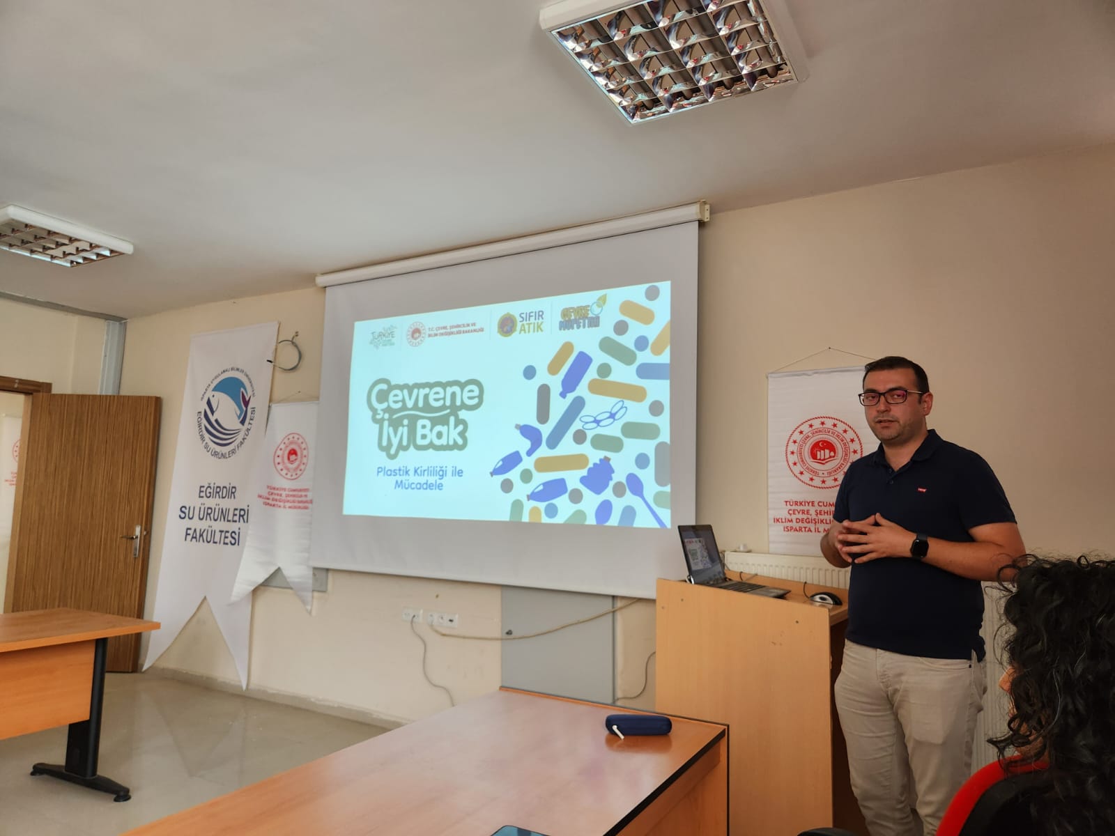 Türkiye Çevre Haftası’nda Akademik Katkı: Su Ürünleri Fakültesinde Plastik Kirliliği Söyleşisi 