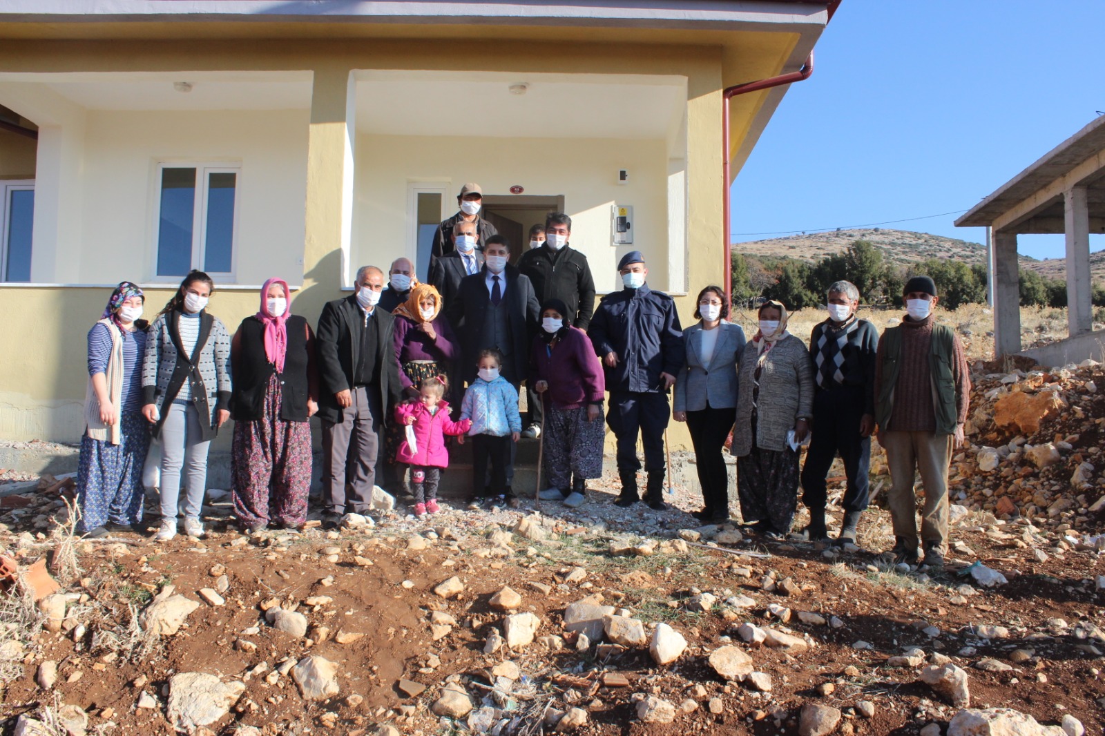 Uluborlu İlçesi, İnhisar Köyünde Yapımı Tamamlanan İskan Konutları Hak Sahiplerine Teslim Edildi.