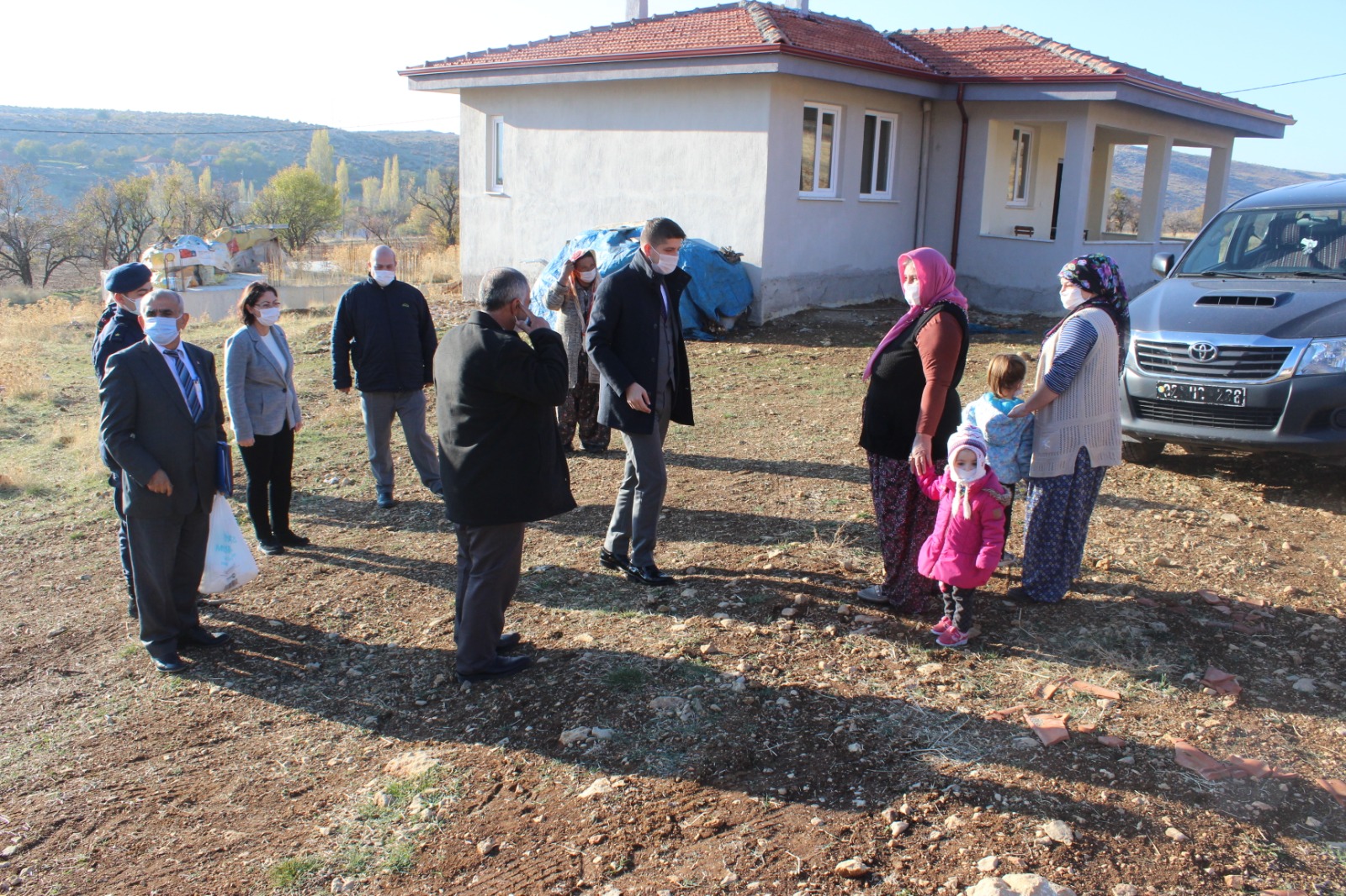 Uluborlu İlçesi, İnhisar Köyünde Yapımı Tamamlanan İskan Konutları Hak Sahiplerine Teslim Edildi.