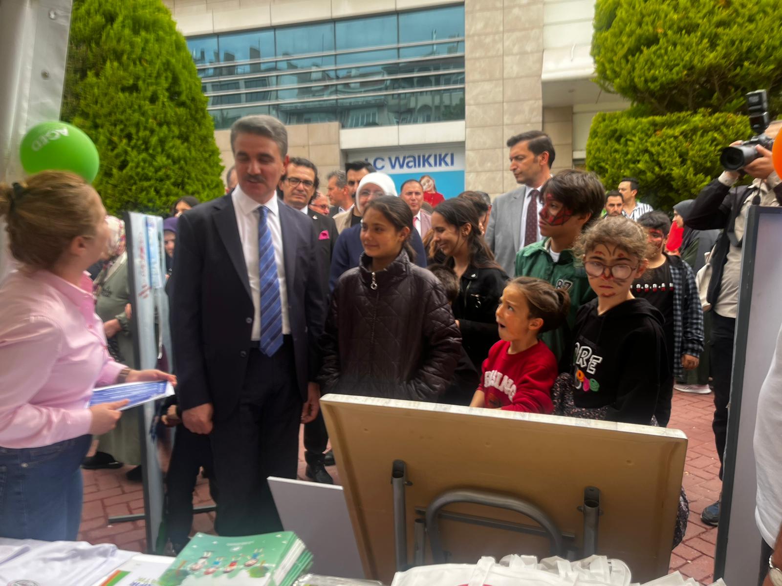 GÜL FESTİVALİ ÇEVRE HAFTASI STANDIMIZ ÇOCUKLARDAN ÇOK İLGİ GÖRÜYOR