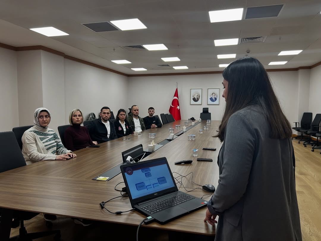Ataşehir Hizmet Binamızda, İstanbul Valiliği İstanbul Şiddet Önleme Ve İzleme Merkezi Müdürlüğü Tarafından Kadına Yönelik Şiddetin Önlenmesine Dair Farkındalık Eğitimi Gerçekleştirildi