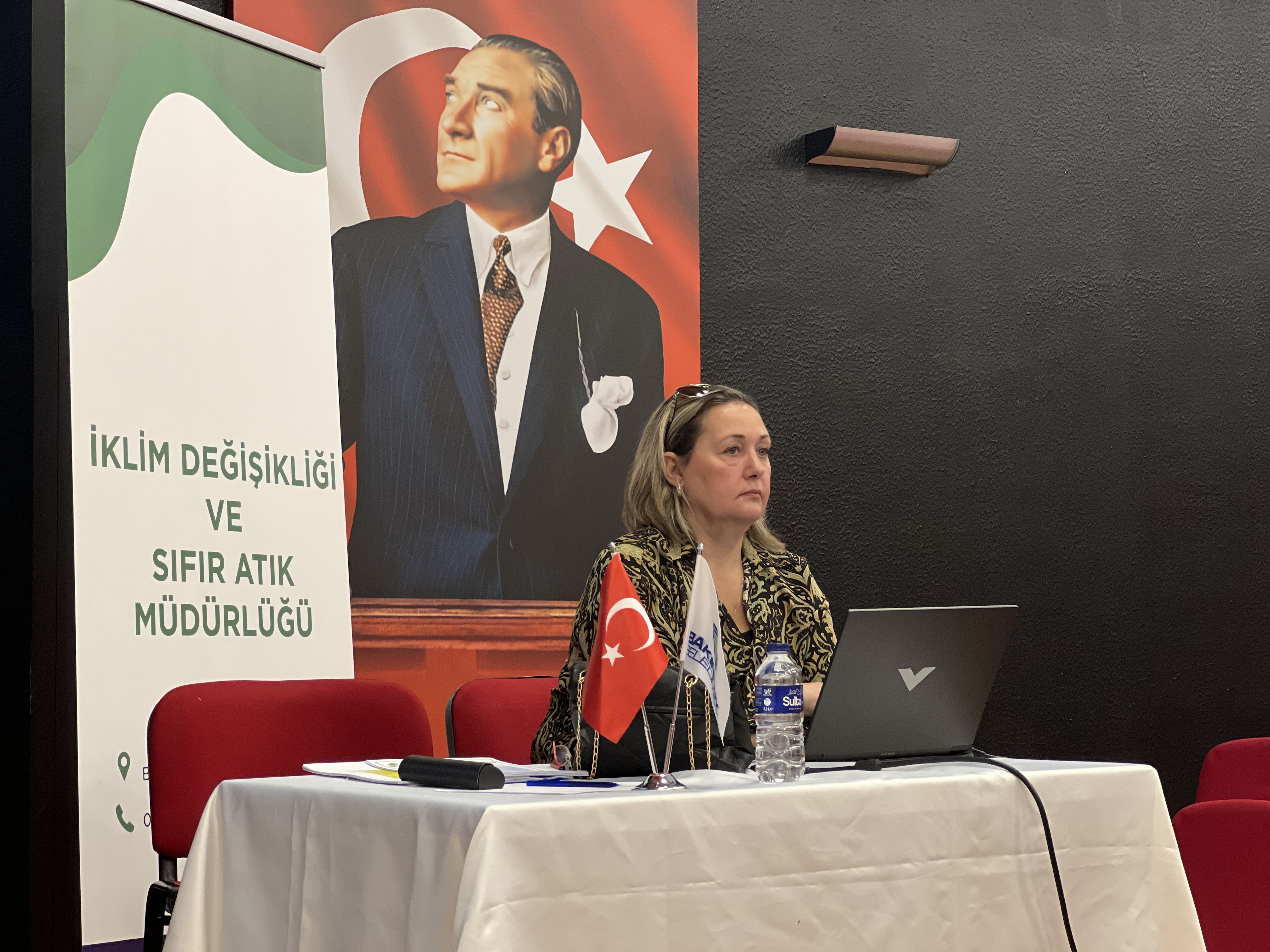 Bakırköy Belediyesinin Ev Sahipliğinde, Bakırköy İlçemizin 300 Konut Ve Üzeri Sitelerine Yönelik Düzenlenen Eğitimde; Sıfır Atık Uygulamalarının Sahadaki Etkisi, Süreçlerin Doğru Yönetimi Ve İyileştirme İmkânları Detaylı Şekilde Ele Alındı