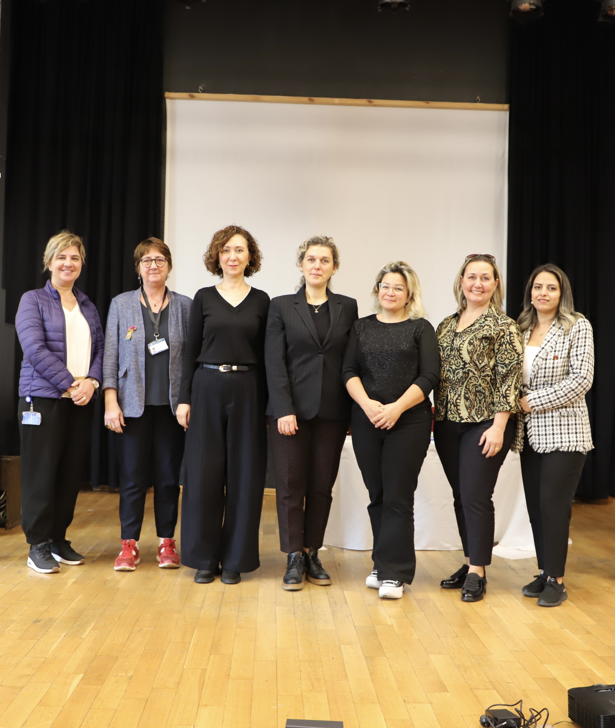 Bakırköy Belediyesinin Ev Sahipliğinde, Bakırköy İlçemizin 300 Konut Ve Üzeri Sitelerine Yönelik Düzenlenen Eğitimde; Sıfır Atık Uygulamalarının Sahadaki Etkisi, Süreçlerin Doğru Yönetimi Ve İyileştirme İmkânları Detaylı Şekilde Ele Alındı