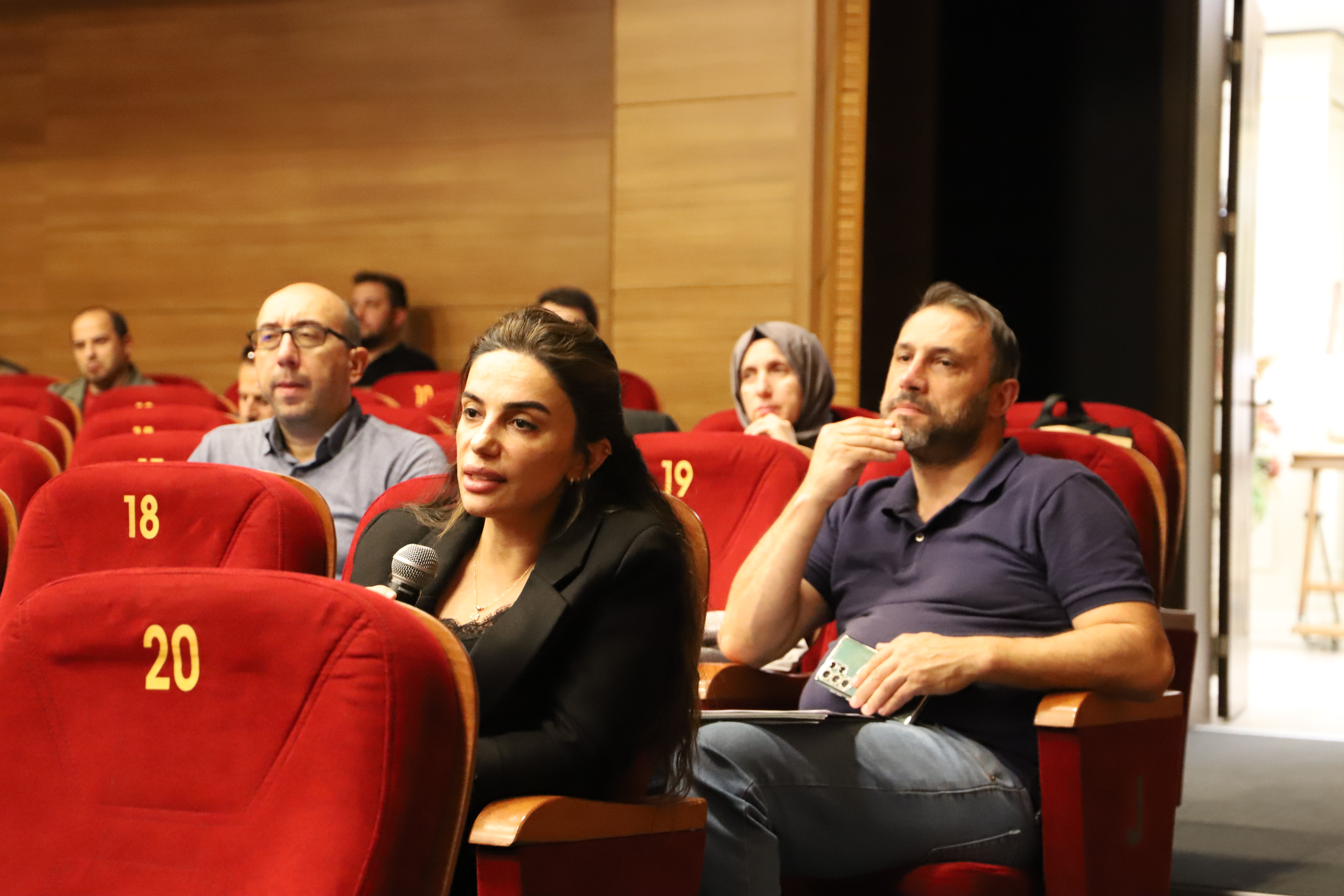 İl Müdürlüğümüz Sıfır Atık Şube Müdürlüğü Ekipleri, Pendik Belediyesi Ev Sahipliğinde 300 Konut Ve Üzeri Sitelere Yönelik Bilgilendirme Eğitimi Gerçekleştirdi