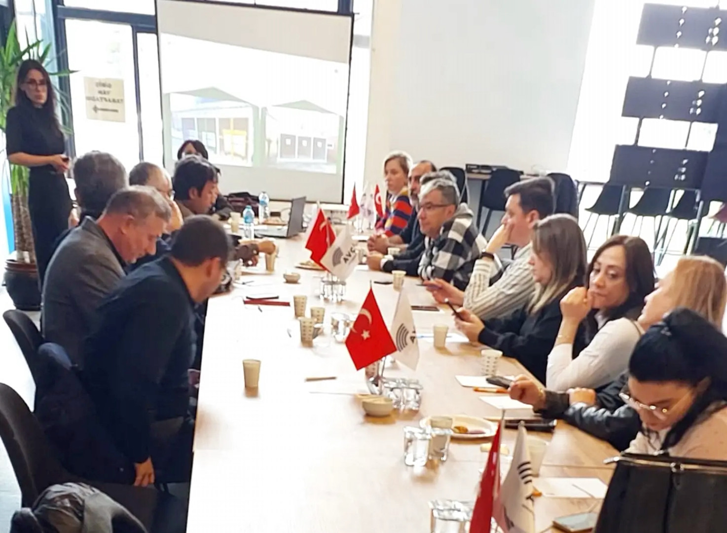 İl Müdürlüğümüz Sıfır Atık Şube Müdürlüğü Ekibimiz Tarafından, Avcılar İlçe Belediyesinin Ev Sahipliğinde 300 Konut Ve Üzeri Sitelere Yönelik Kapsamlı Bir Bilgilendirme Toplantısı Gerçekleştirildi