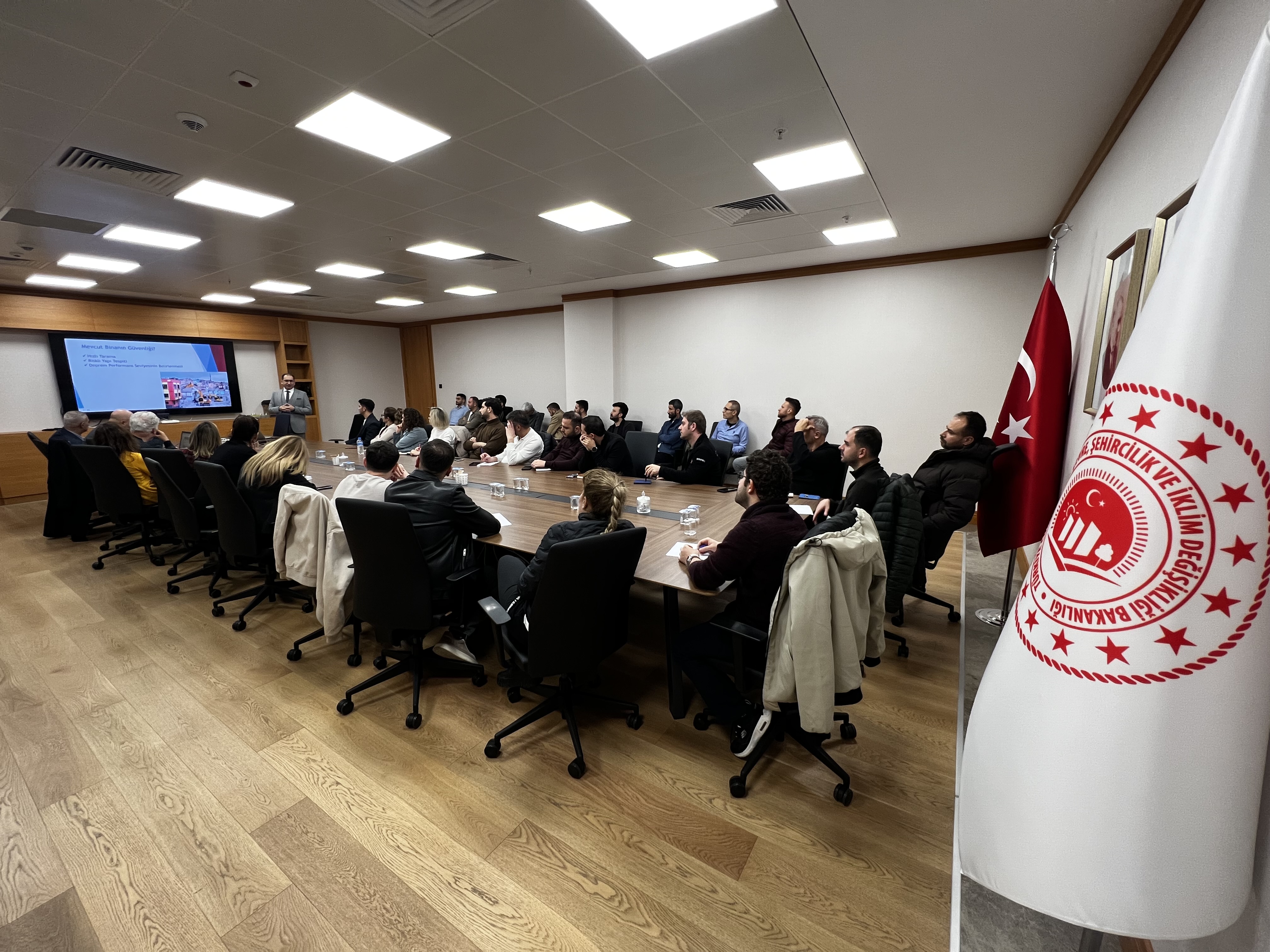 İl Müdürlüğümüzde Prof. Dr. Murat Emre Kartal’ın Katkılarıyla Performans Analizi Ve Güçlendirme Eğitimi Gerçekleştirildi.