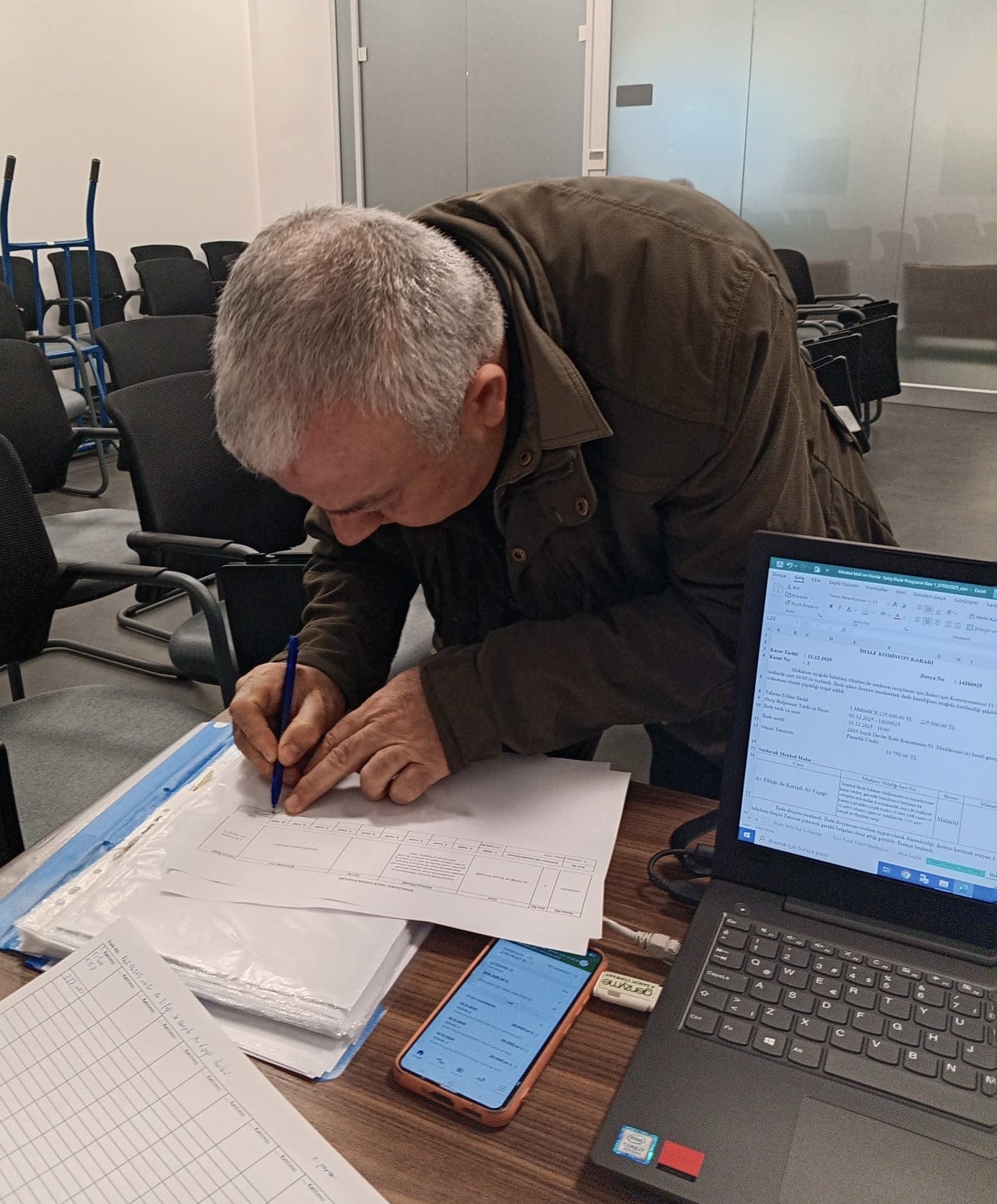 İl Müdürlüğümüzün Taşınır Ve Tasfiye Şube Müdürlüğü Tarafından Bugün Yerli Ve Yabancı Marka Av Tüfeği Satış İhalesi Gerçekleştirilmiştir.