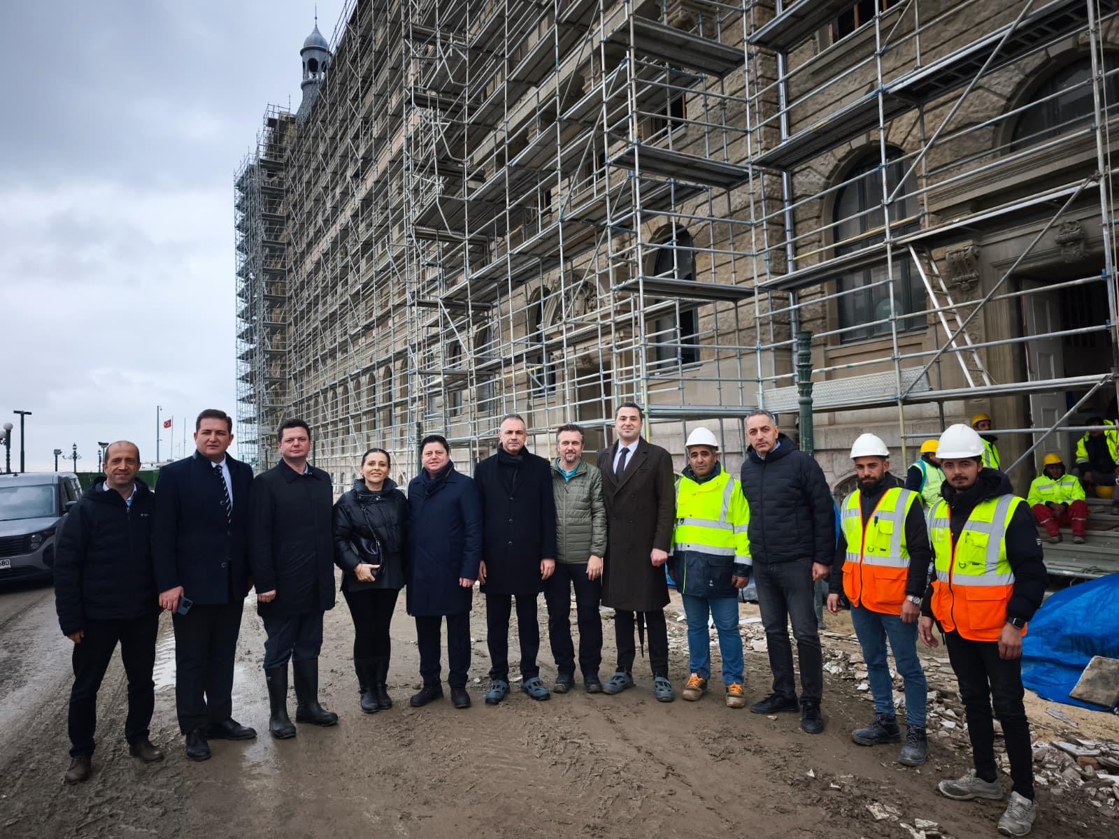 İl Müdürümüz Sayın Maliki Ejder Batur, Kadıköy Belediye Başkanı Sayın Mesut Kösedağı İle Birlikte Haydarpaşa Garı Projesi Şantiyesi’nde İncelemelerde Bulunarak Yüklenici Firma Yetkililerinden Yürütülen Çalışmalar Hakkında Bilgi Aldı
