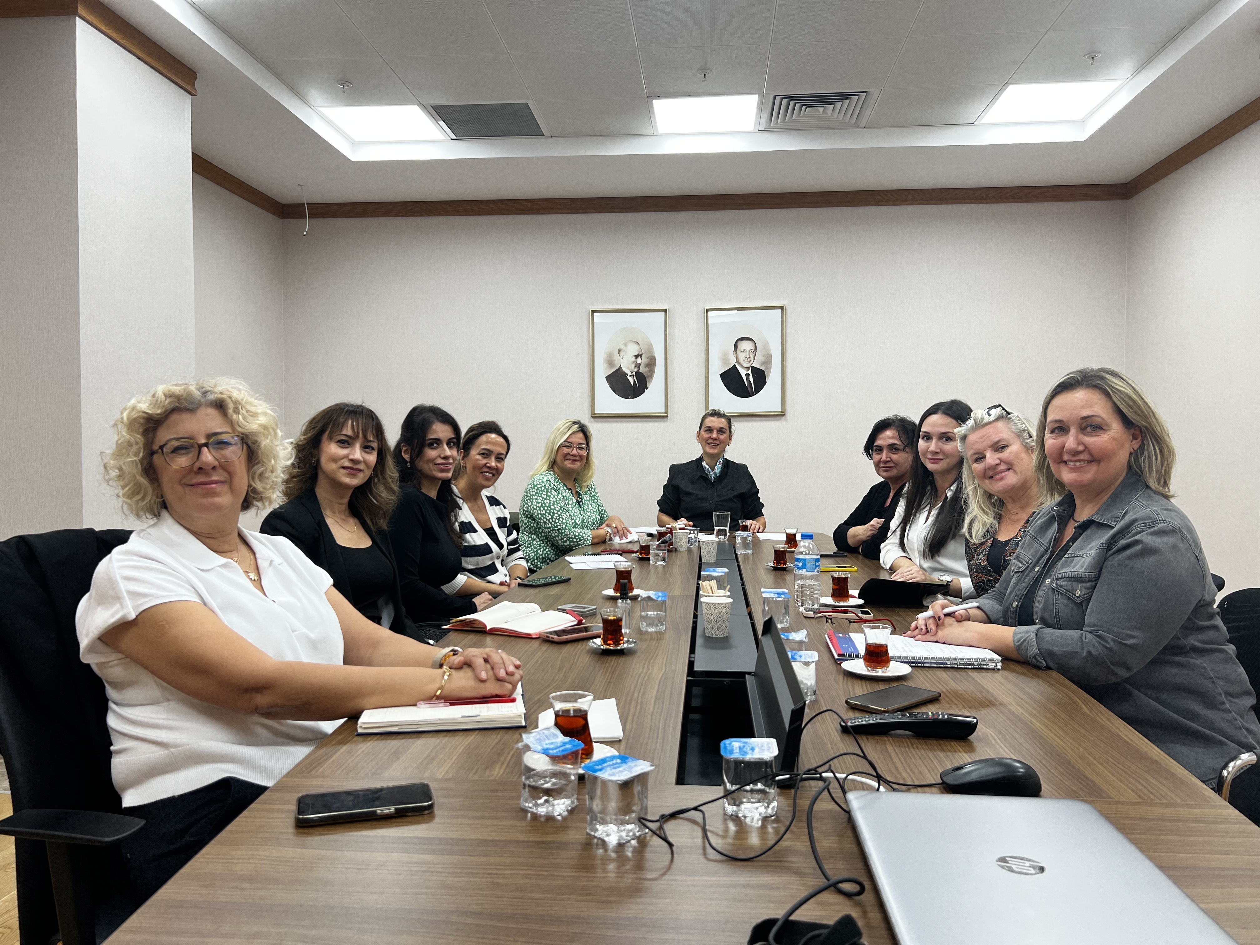 Sıfır Atık Şube Müdürlüğümüzün öncülüğünde, İstanbul genelinde 300 konut ve üzeri sitelere yönelik bilgilendirme çalışmalarının planlandığı ön toplantı gerçekleştirildi