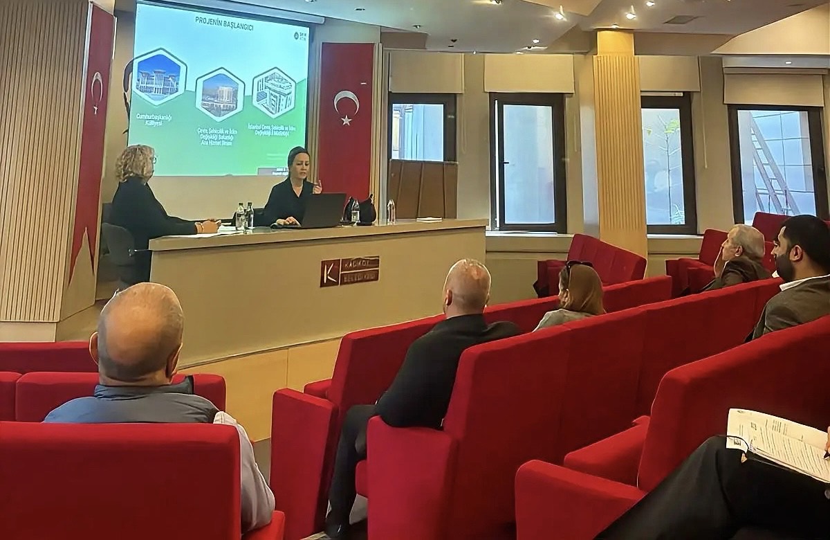 Sıfır Atık Şube Müdürlüğümüzün öncülüğünde, İstanbul genelinde 300 konut ve üzeri sitelere yönelik bilgilendirme eğitimleri başladı.