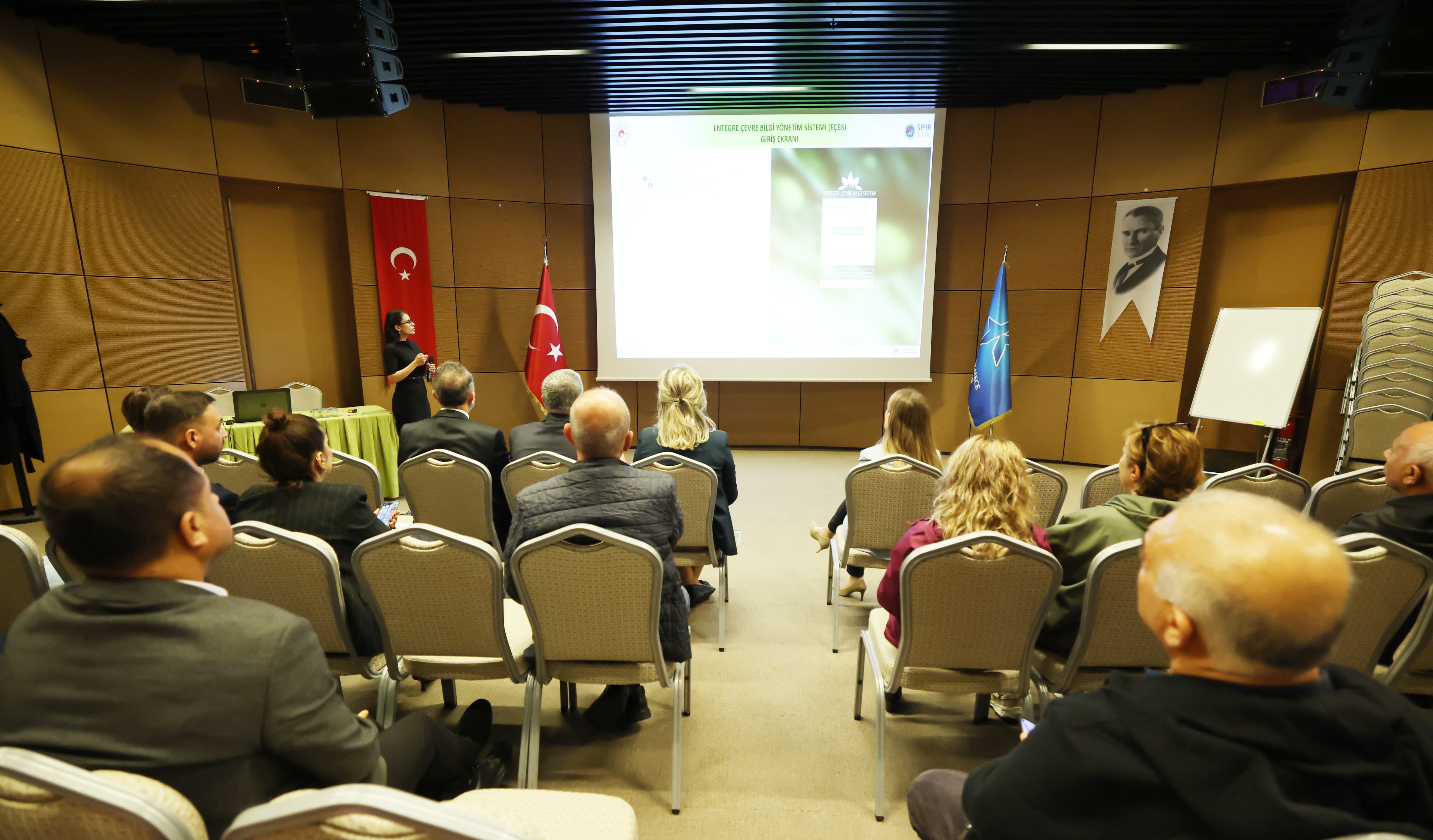 Sıfır Atık Şube Müdürlüğümüz, Küçükçekmece Belediyesi Ev Sahipliğinde 300 Ve Üzeri Konuta Sahip Sitelerin Yöneticilerine Yönelik Eğitim Düzenledi.