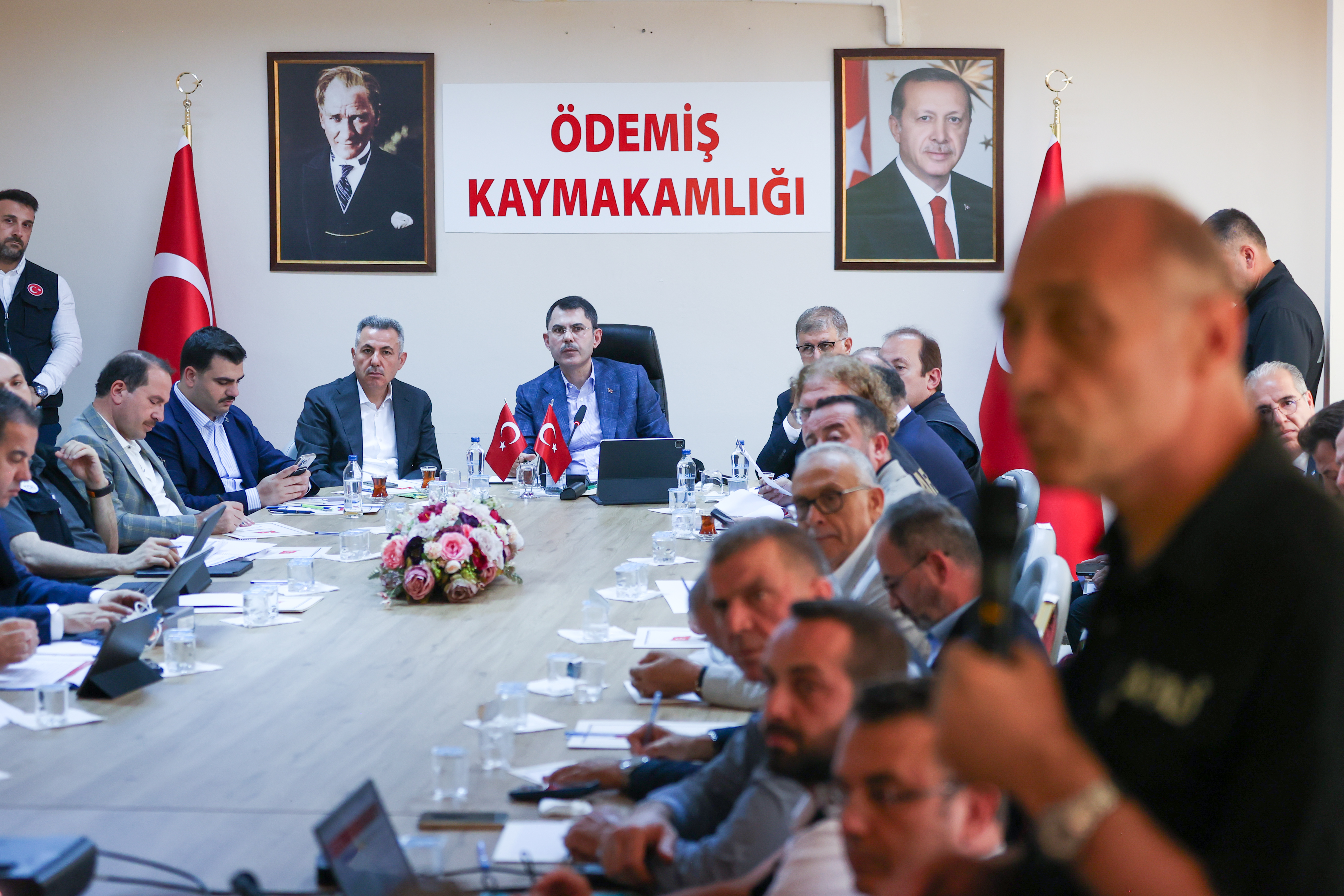 BAKANMIZ SAYIN MURAT KURUM ÖDEMİŞ’TE ORMAN YANGINI KOORDİNASYON TOPLANTISINA BAŞKANLIK ETTİ