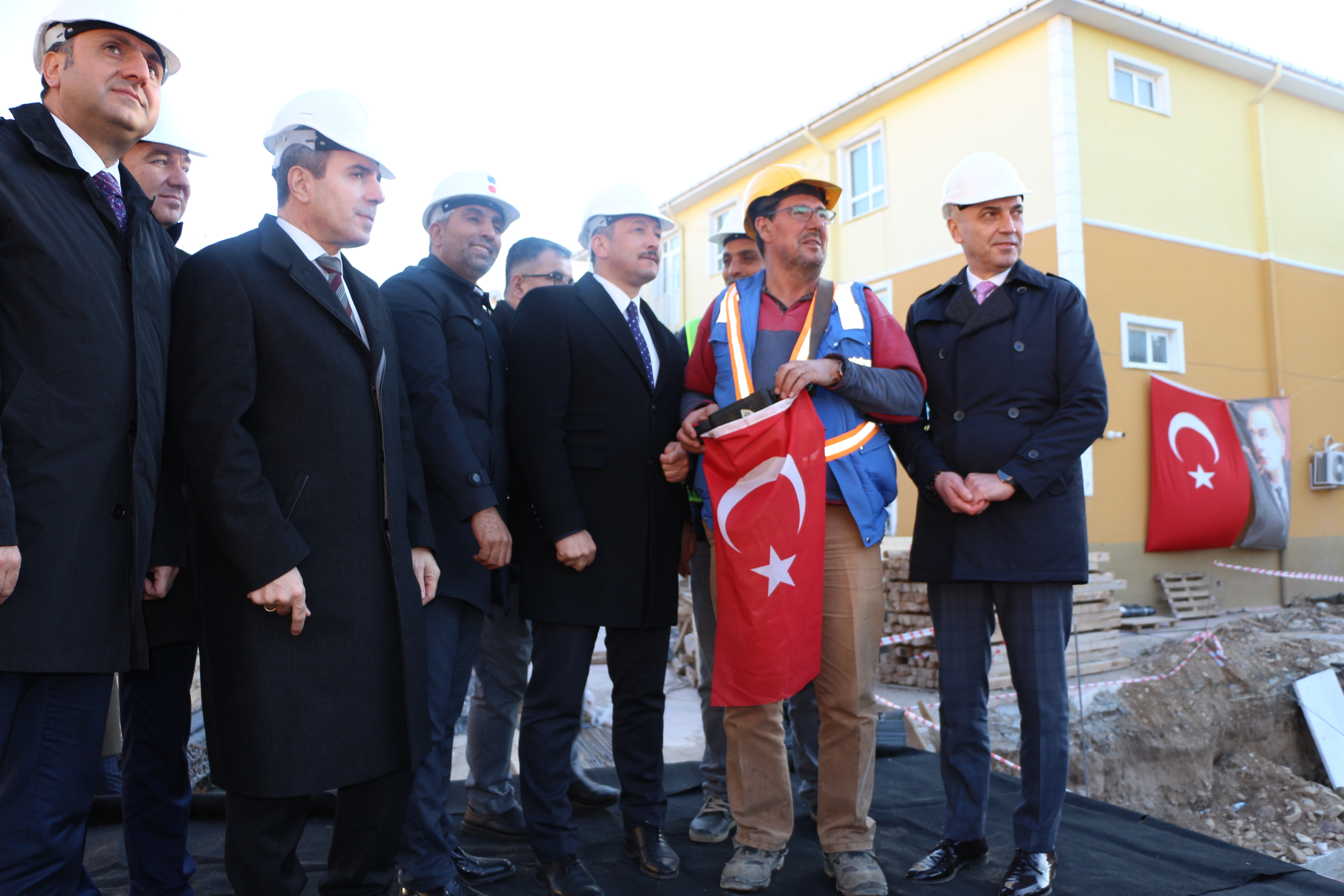 Bergama İlçesi Osman Nuri Ersezgin Ortaokulu temel atma töreni