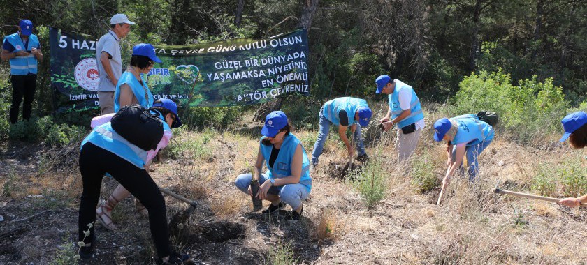 Buca Olduruk Mevkii Orman Alanında Fidan Dikimi Etkinliği gerçekleştirildi.