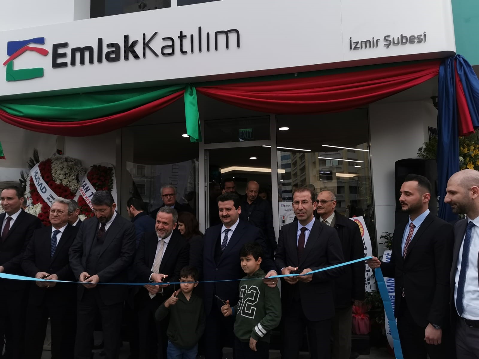 İl Müdürümüz Ömer ALBAYRAK Emlak Bank İzmir Şubesi açılışına katıldı.