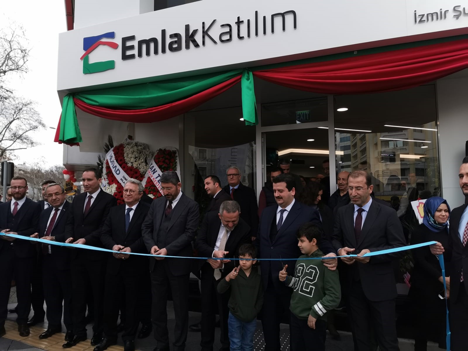 İl Müdürümüz Ömer ALBAYRAK Emlak Bank İzmir Şubesi açılışına katıldı.