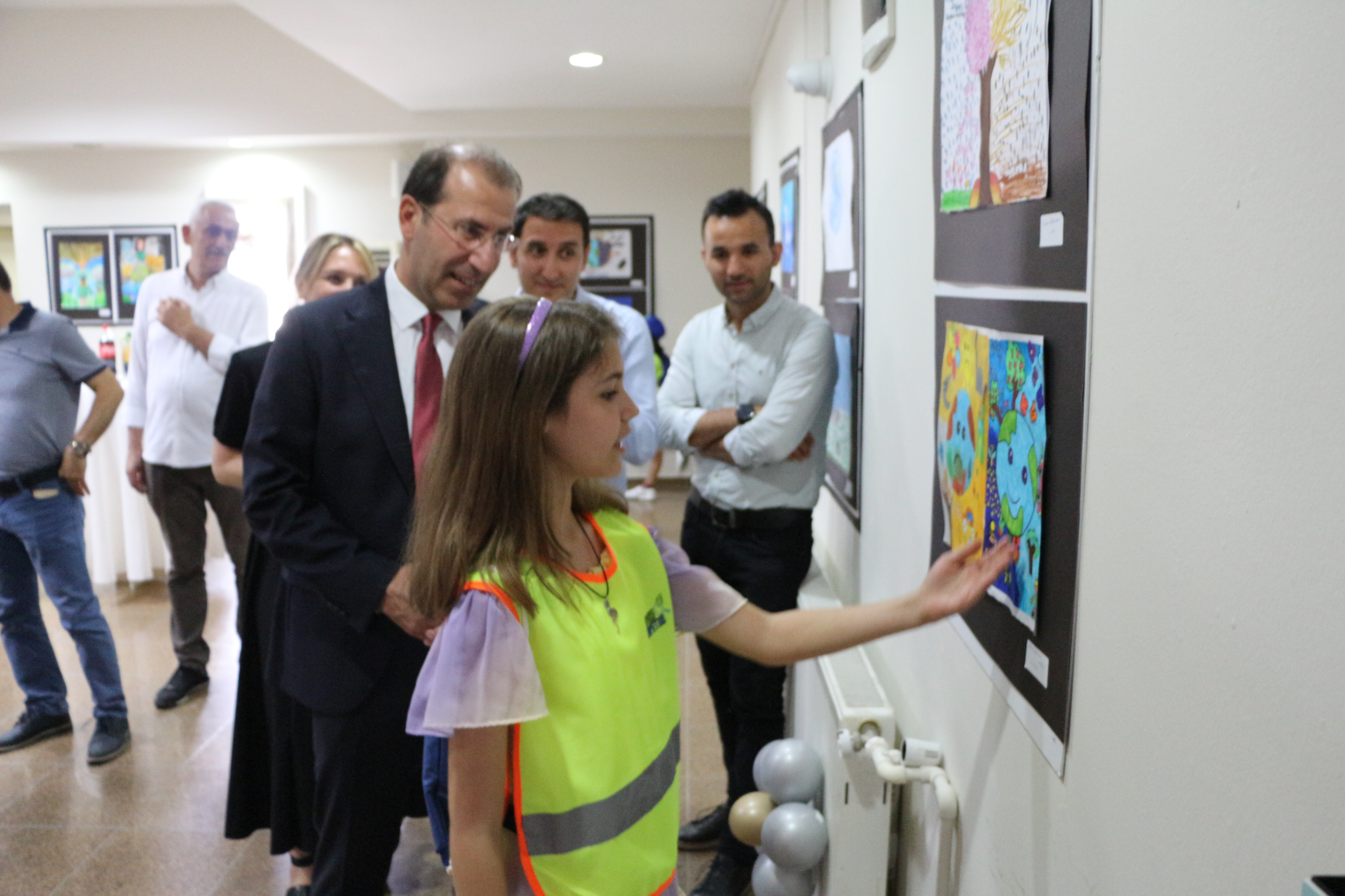 İlkokullar Arası Resim Yarışmasında Başarı Gösteren Öğrencilerimizin Ödül Töreni