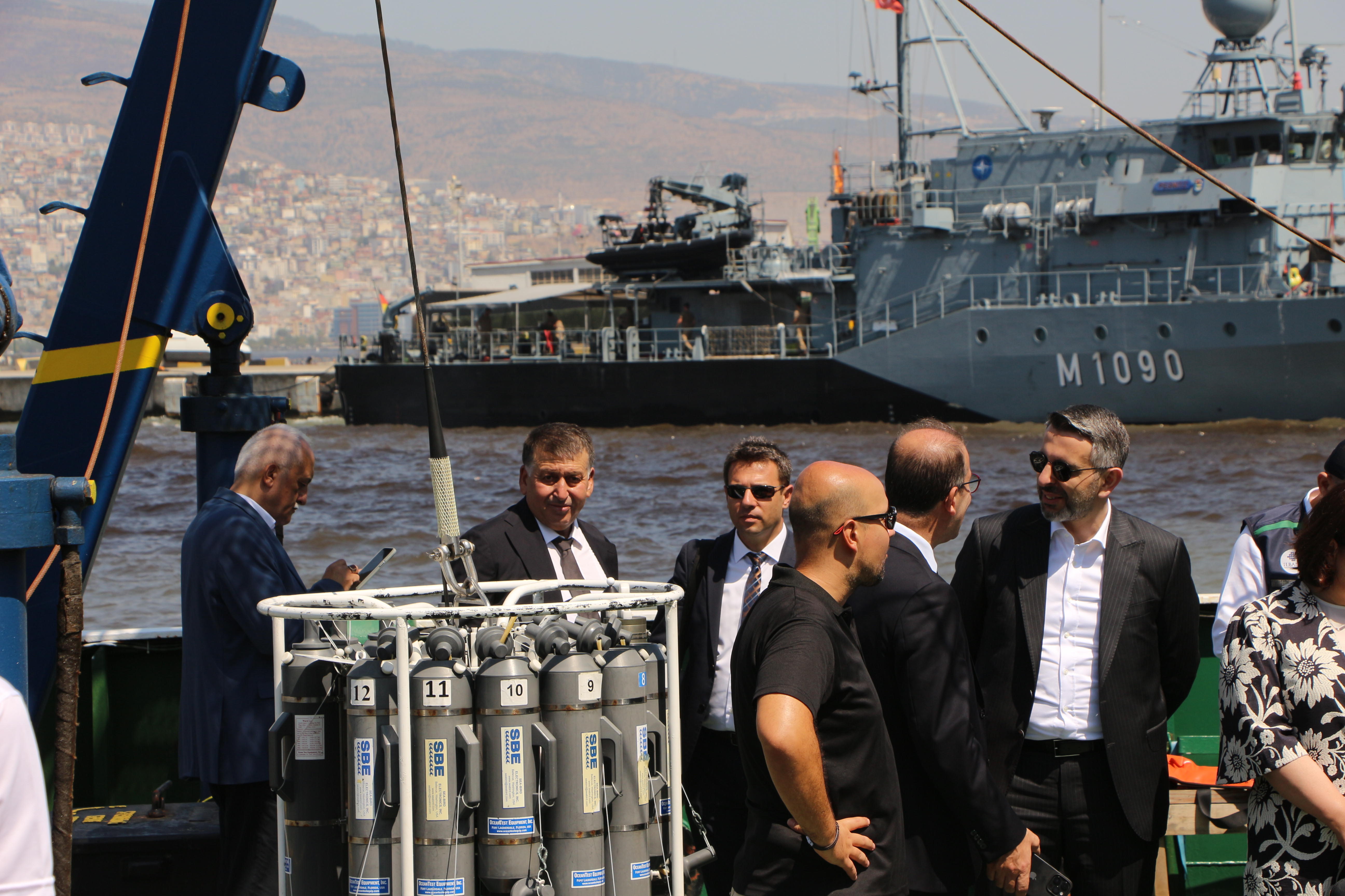 İzmir Körfezi'nde yaşanan kirlilik ve balık ölümleri sonrası Çevre, Şehircilik ve İklim Değişikliği Bakanımız Murat Kurum İzmir'e geldi.