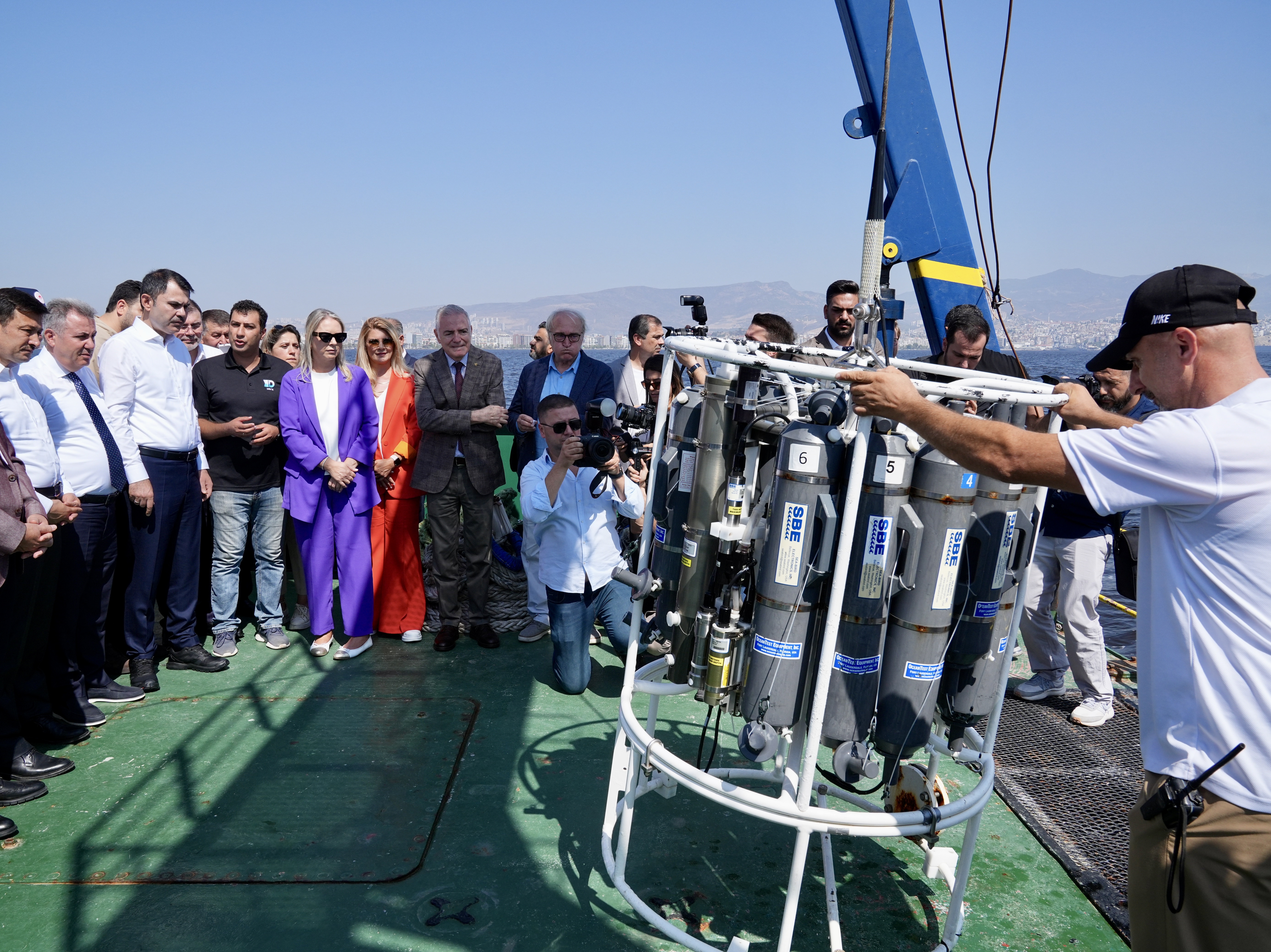 İzmir Körfezi'nde yaşanan kirlilik ve balık ölümleri sonrası Çevre, Şehircilik ve İklim Değişikliği Bakanımız Murat Kurum İzmir'e geldi.