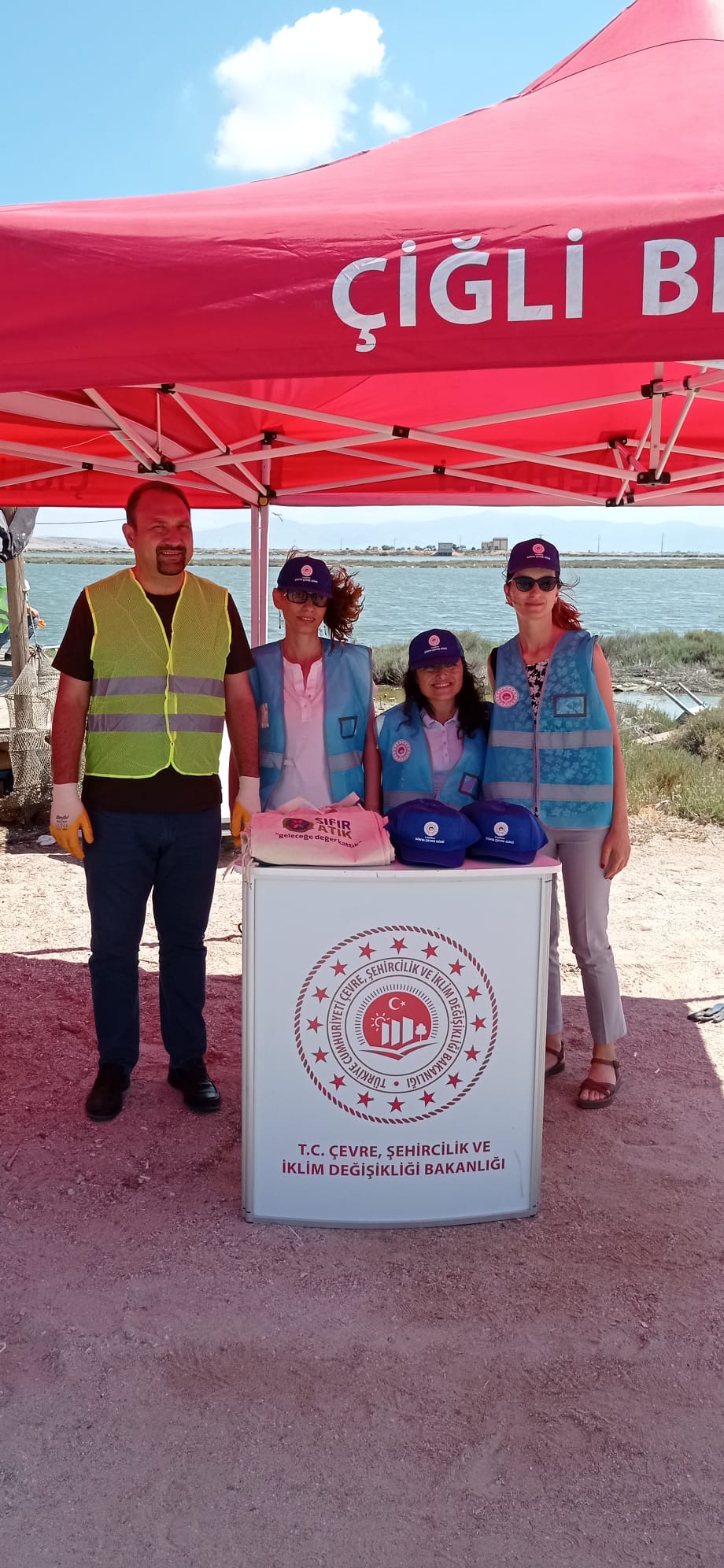 İzmir Kuş Cenneti Homa Dalyanı'nda Deniz, Kıyı Temizliği Etkinliği