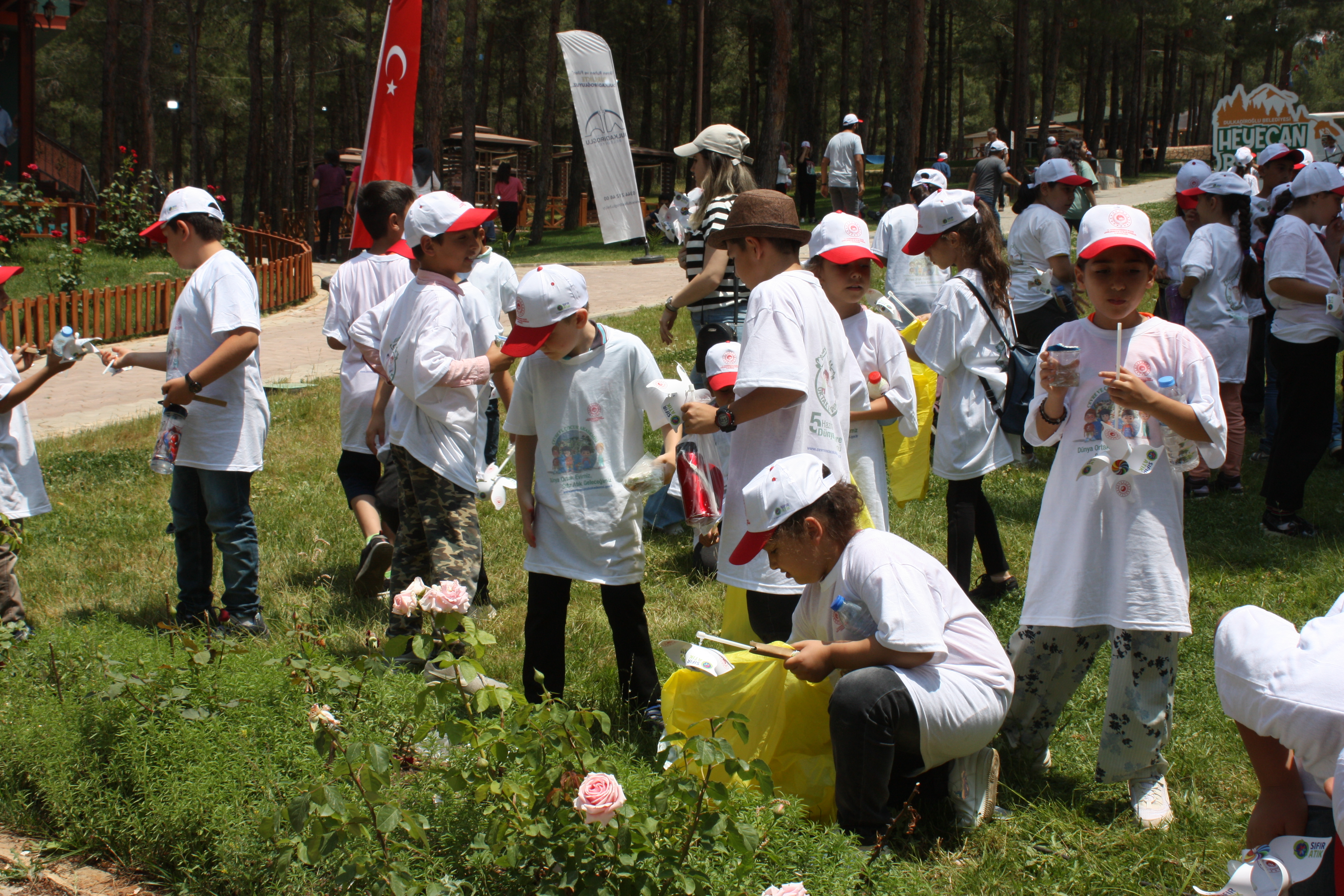 ‘’Türkiye Çevre Haftası” kapsamında ‘’Doğa Yürüyüşü Ve Çevre Temizliği’’ etkinliği düzenlendi.