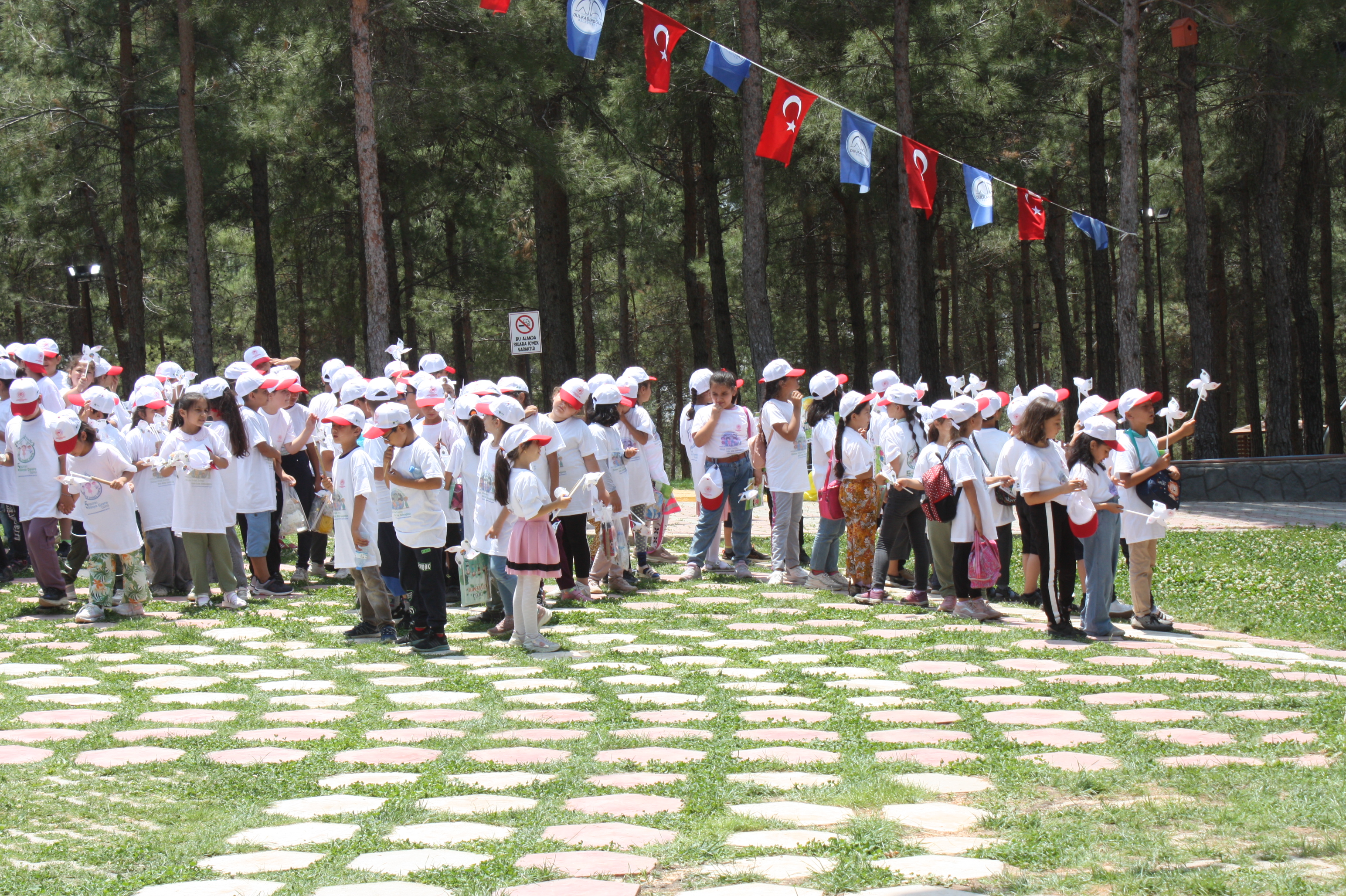 ‘’Türkiye Çevre Haftası” kapsamında ‘’Doğa Yürüyüşü Ve Çevre Temizliği’’ etkinliği düzenlendi.