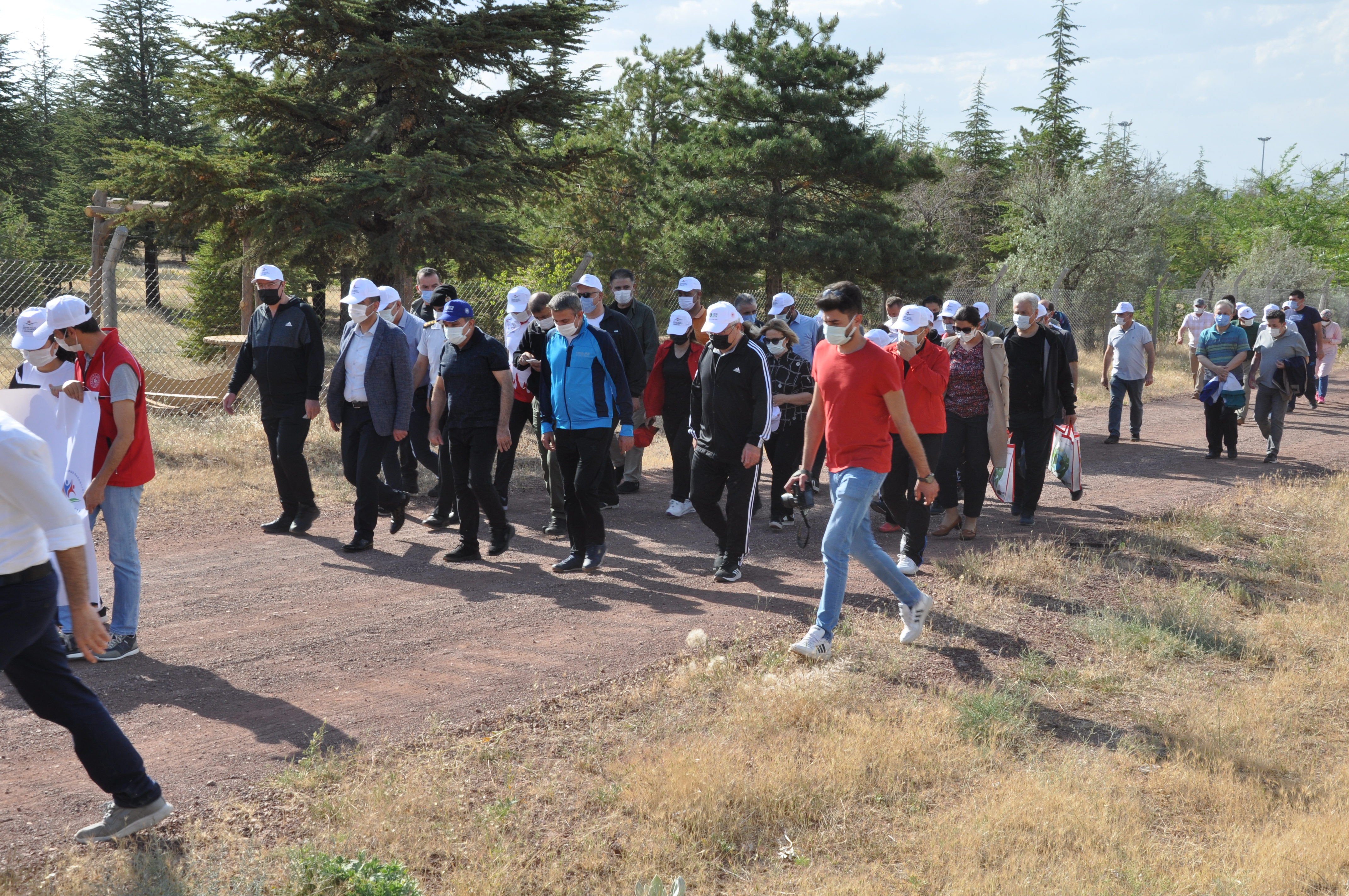 5 HAZİRAN DÜNYA ÇEVRE GÜNÜ ETKİNLİKLERİ KAPSAMINDA ÇEVRE YÜRÜYÜŞÜ YAPILDI