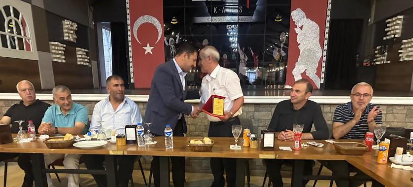 Emekliye ayrılan Zafer Filtekin'e  veda yemeği düzenlendi, İl Müdürümüz Sayın Rahmi TOKTAŞ bir plaket sundu kendisine bundan sonraki yaşamında başarılar diledi.