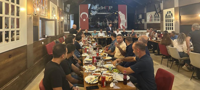 Emekliye ayrılan Zafer Filtekin'e  veda yemeği düzenlendi, İl Müdürümüz Sayın Rahmi TOKTAŞ bir plaket sundu kendisine bundan sonraki yaşamında başarılar diledi.