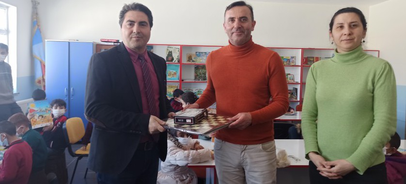 İl Müdürlüğümüz ve TAP Derneği ile birlikte yapılan okullarda atık pil toplama yarışmasında, ödül hak eden Aydın TANRIVERDİ İlkokulu ziyaret edilerek, okul öğrencilerine sıfır atık eğitimi verilmiş