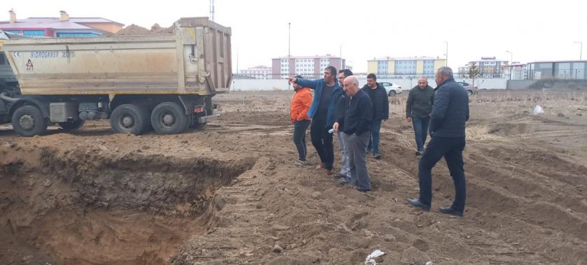 İl Müdürlüğümüzün yeni hizmet binası inşaatının yer teslimi  03.04.2023 tarihinde yapılmış olup hafriyat çalışmalarına başlanmıştır.