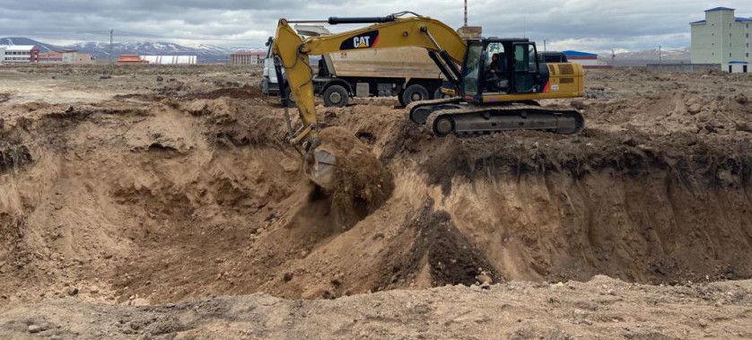 İl Müdürlüğümüzün yeni hizmet binası inşaatının yer teslimi  03.04.2023 tarihinde yapılmış olup hafriyat çalışmalarına başlanmıştır.