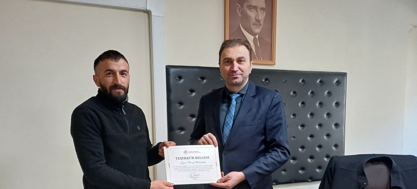 Sayın Bakanımız Murat KURUM' un Deprem Bölgesinde görev alan Personellerimize vermiş olduğu teşekkür belgelerinin dağıtımı yapılmıştır.