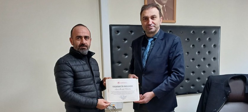 Sayın Bakanımız Murat KURUM' un Deprem Bölgesinde görev alan Personellerimize vermiş olduğu teşekkür belgelerinin dağıtımı yapılmıştır.