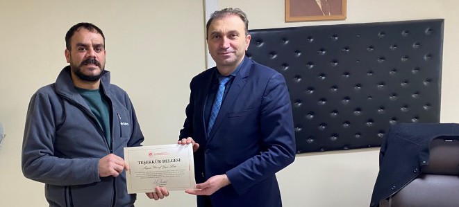 Sayın Bakanımız Murat KURUM' un Deprem Bölgesinde görev alan Personellerimize vermiş olduğu teşekkür belgelerinin dağıtımı yapılmıştır.