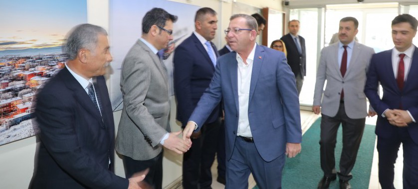 Valimiz Sayın Ziya Polat, İl Müdürlüğümüzü ziyaret etti.   İl Müdürümüz Rahmi Toktaş'tan Müdürlüğümüzün çalışmaları ile ilgili kapsamlı brifing alan Sayın Valimiz, bağlı birimlerde incelemelerde bulunarak, görevli personele çalışmalarında başarılar diledi