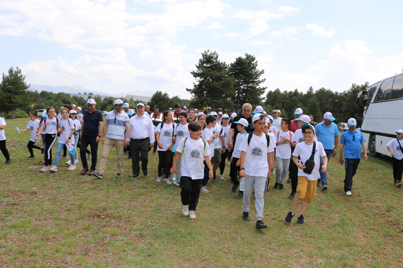 5 HAZİRAN İLK ADIM ÇEVRE YÜRÜYÜŞÜ VE ÇEVRE TEMİZLİĞİ