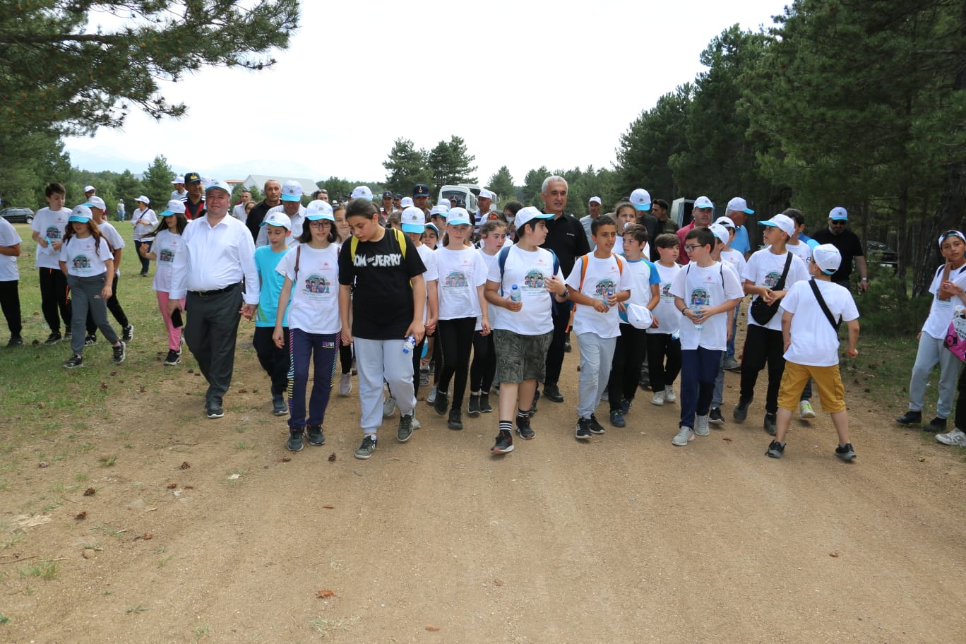 5 HAZİRAN İLK ADIM ÇEVRE YÜRÜYÜŞÜ VE ÇEVRE TEMİZLİĞİ