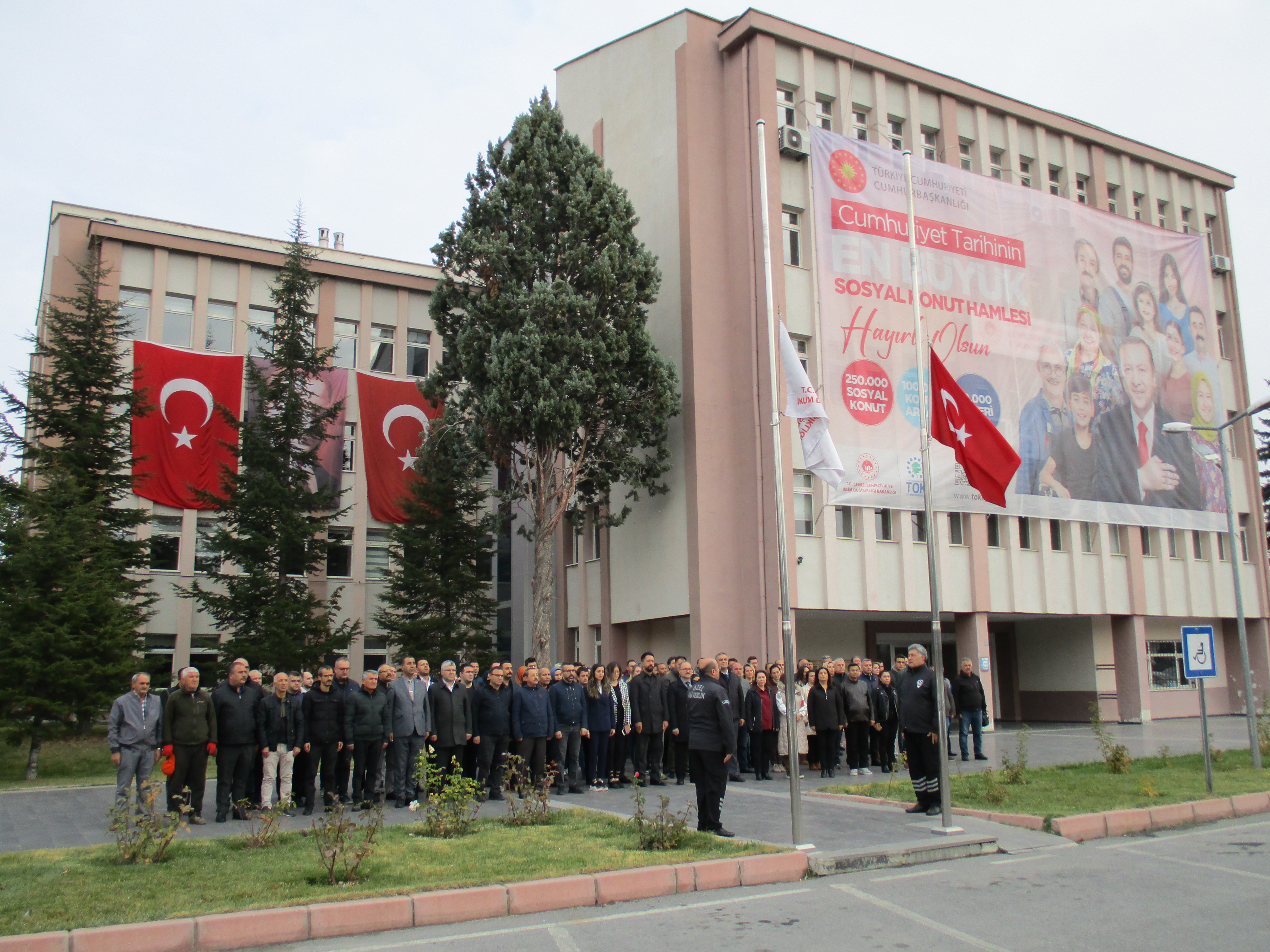 EBEDİYETE UĞURLANIŞININ 84. YILINDA ATA’MIZI  ANIYORUZ